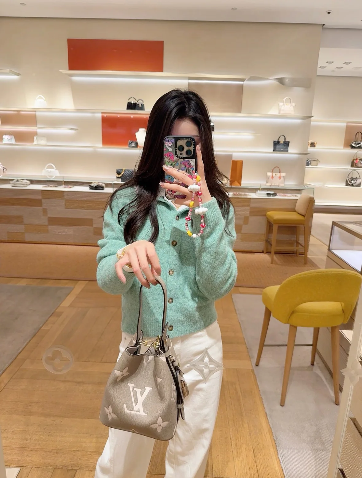 Louis New bucket bag