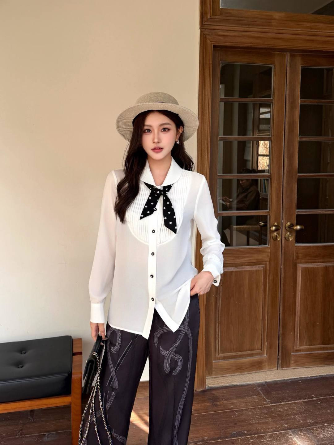 Val New polka dot scarf shirt