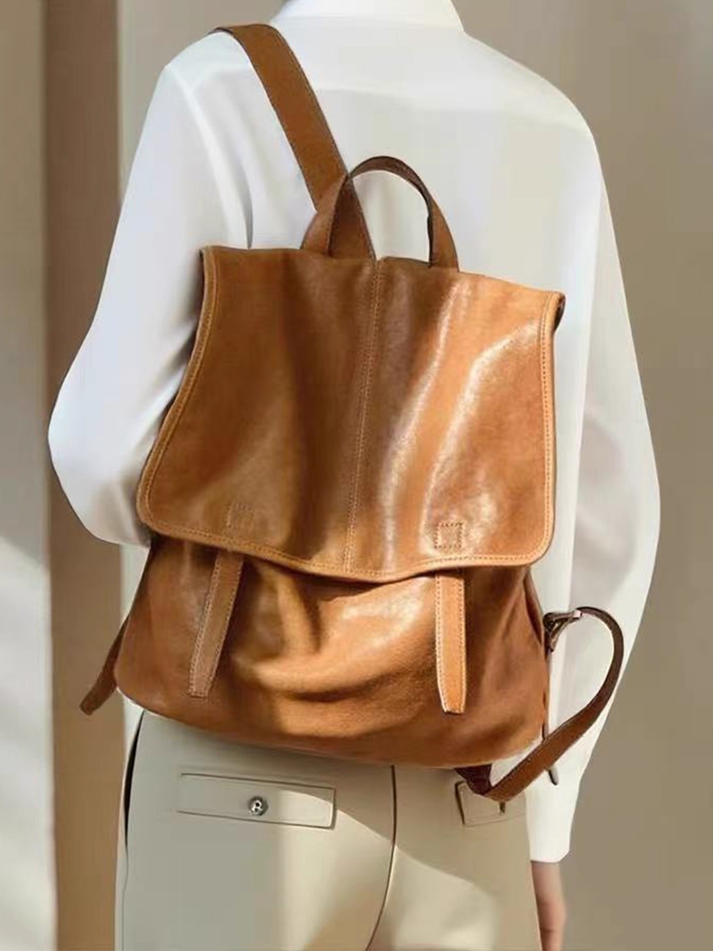 The Vintage Vegetable-Tanned Leather Messenger Backpack