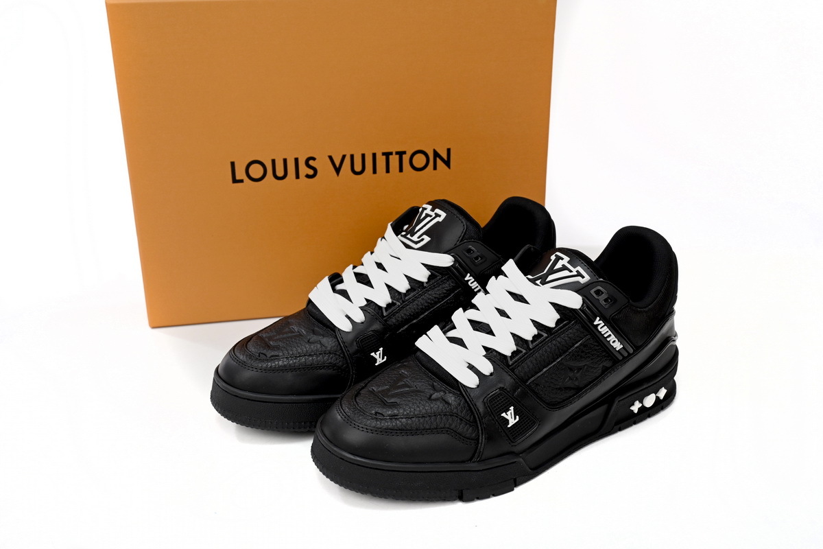 Pkkicks God Batch LOUIS VUITTON Trainer All Black Embossing 1AARER