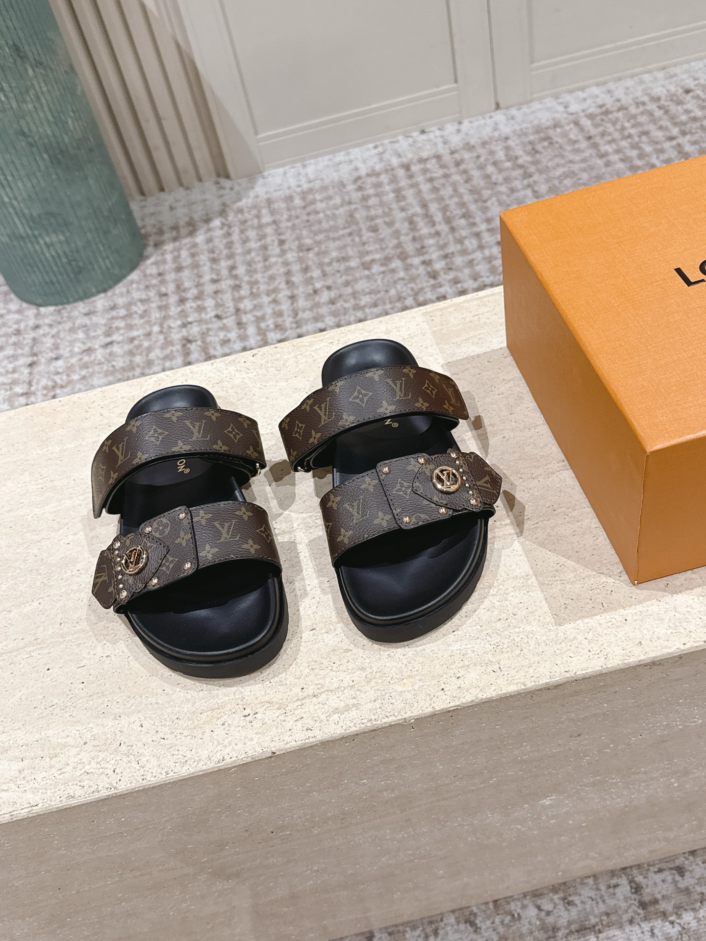 Louis New Double-strap flat slippers
