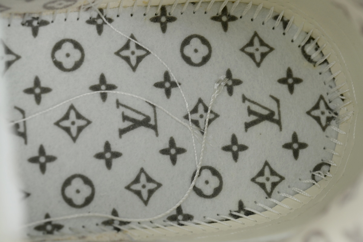 Pkkicks God Batch LOUIS VUITTON all white