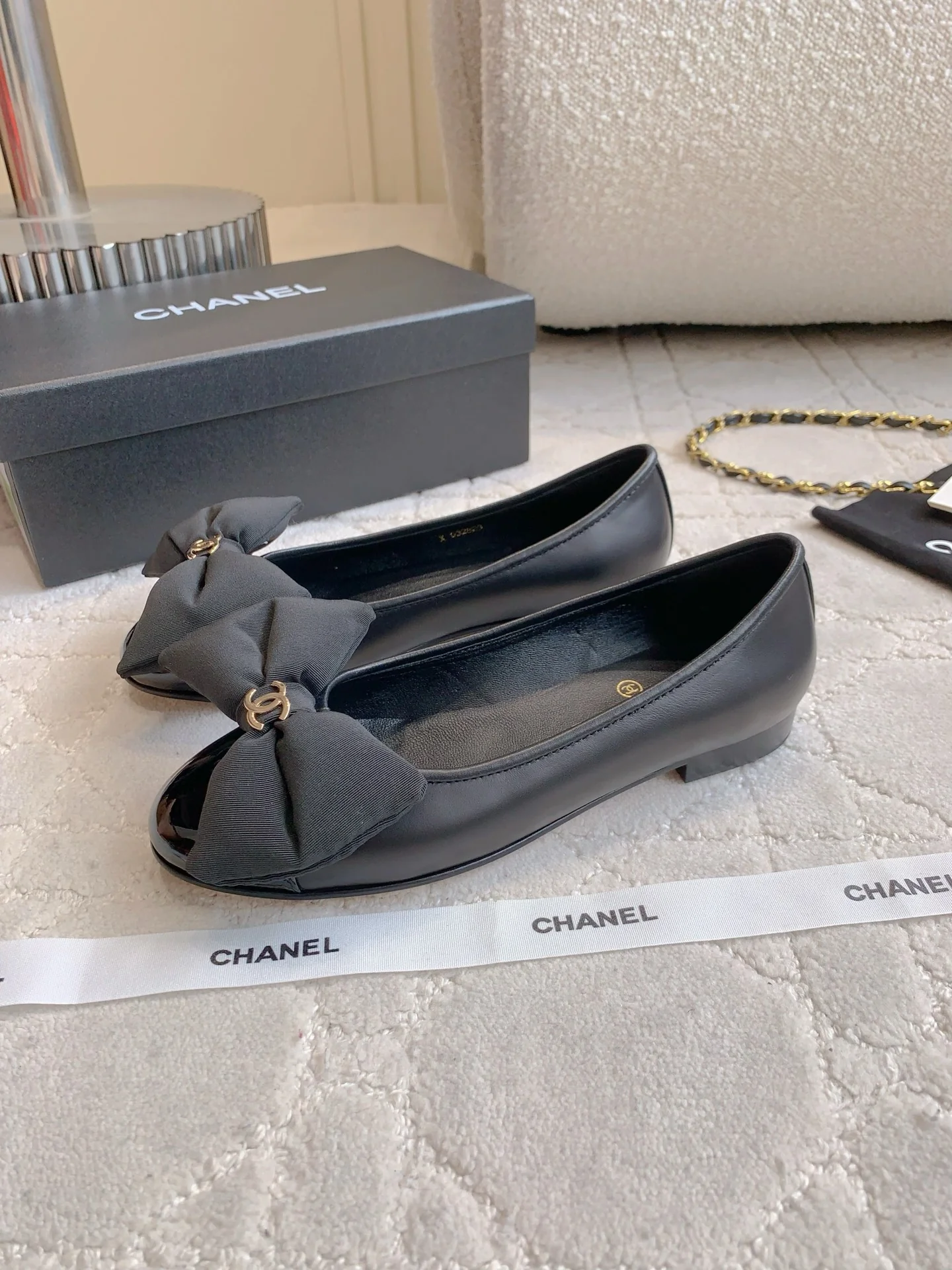 Chan New Bow-tie flats