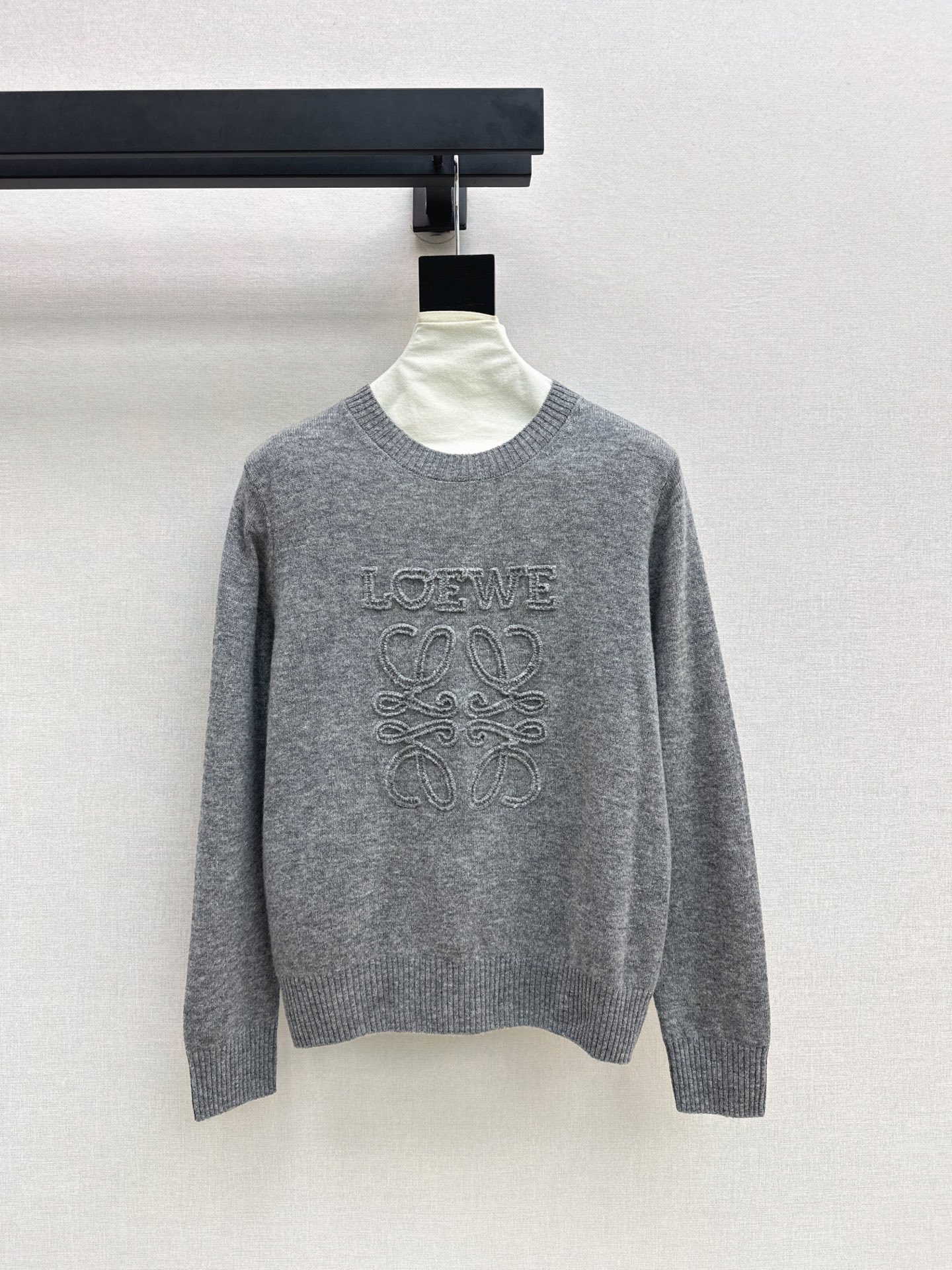 Loe New Embroidered knit sweater