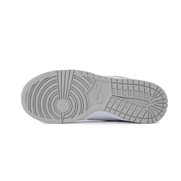 Nike Supreme x Dunk Low SB 'White Metallic Silver' HQ8487-100