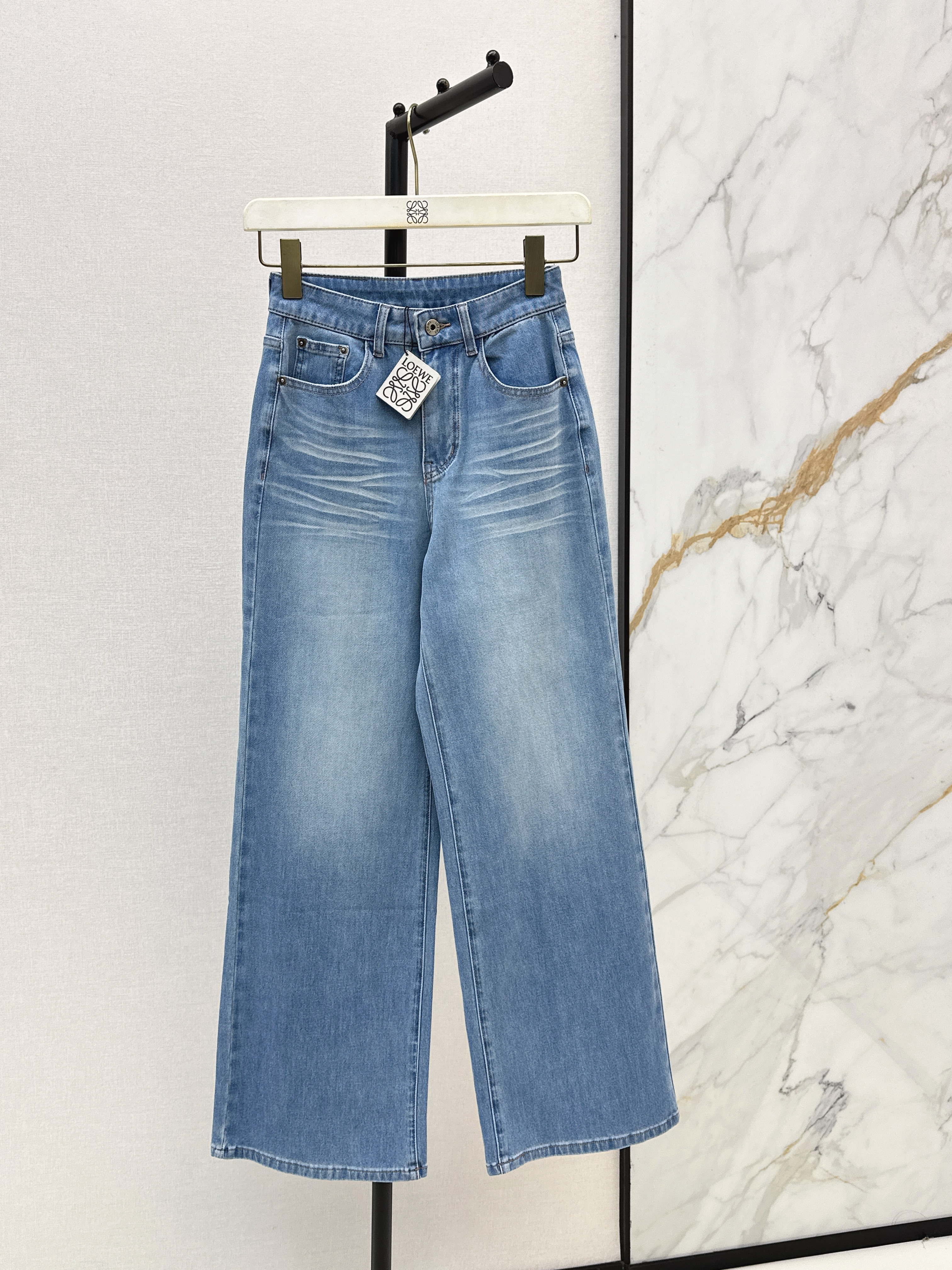 Loe New Straight-leg jeans