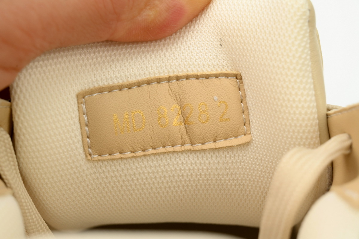 Pkkicks God Batch LOUIS VUITTON Trainer Beige