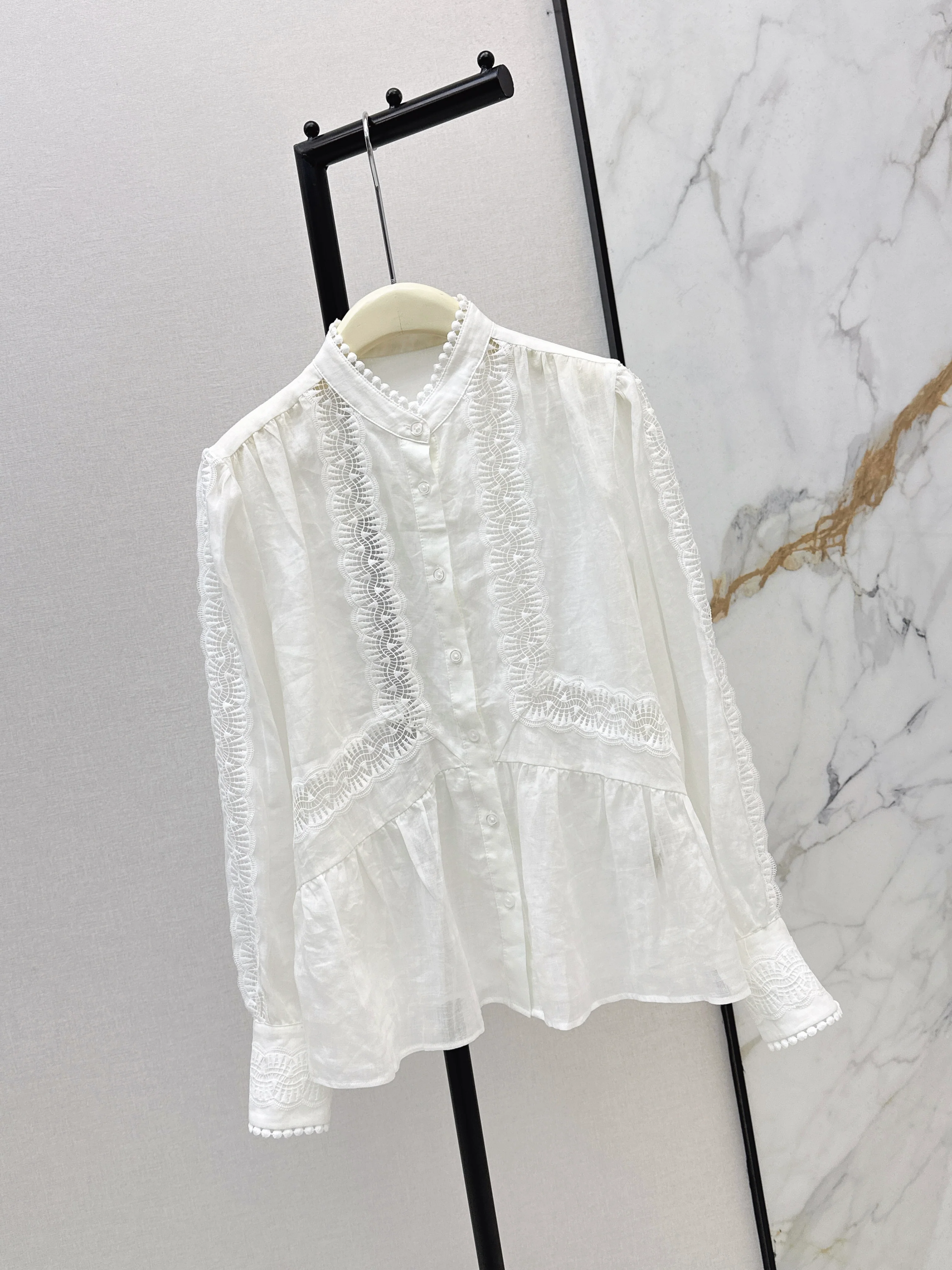 Es NEW embroidered shirt