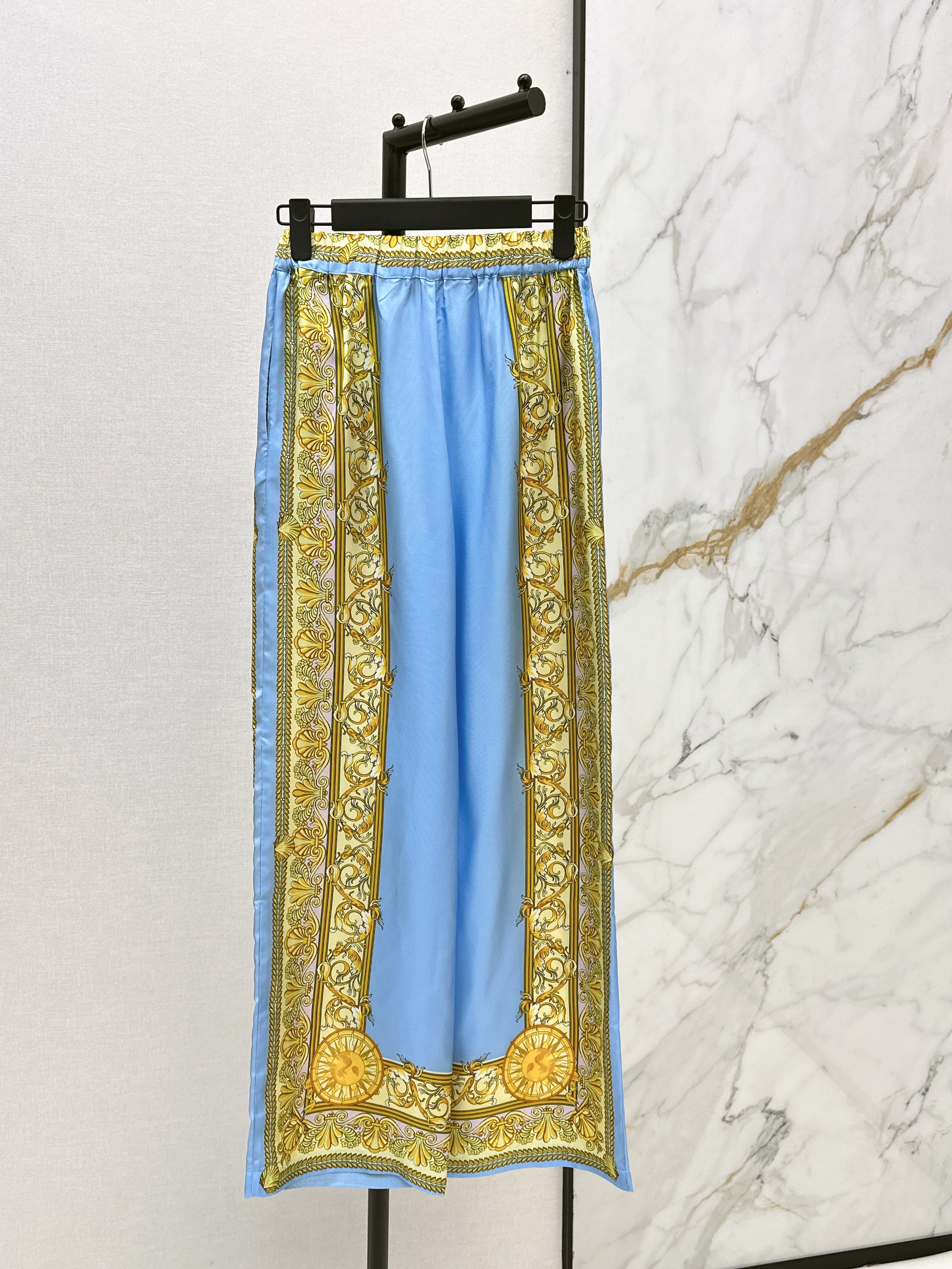 Ver New print silk pants