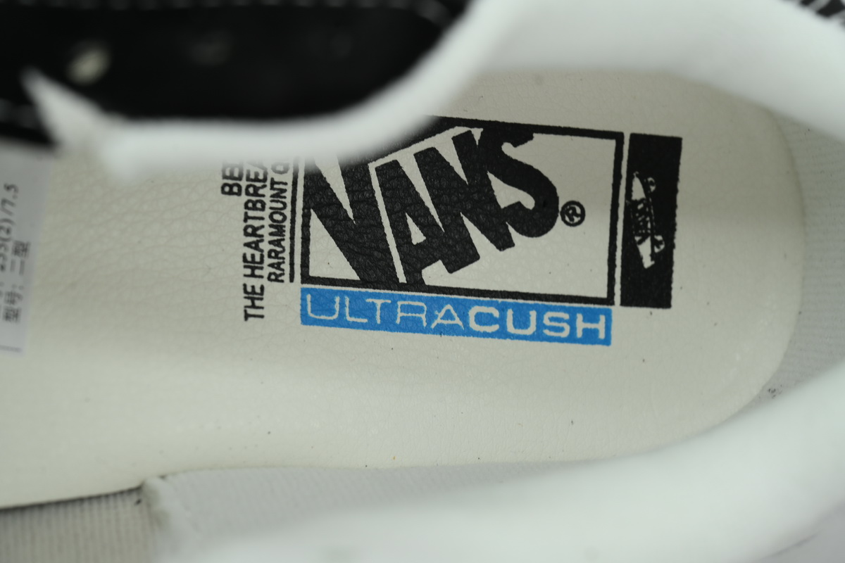 Bedwin&The Heaetbreakers×Vault by Vans Knu Skool Vlt Lx Black VN0007QDBMW
