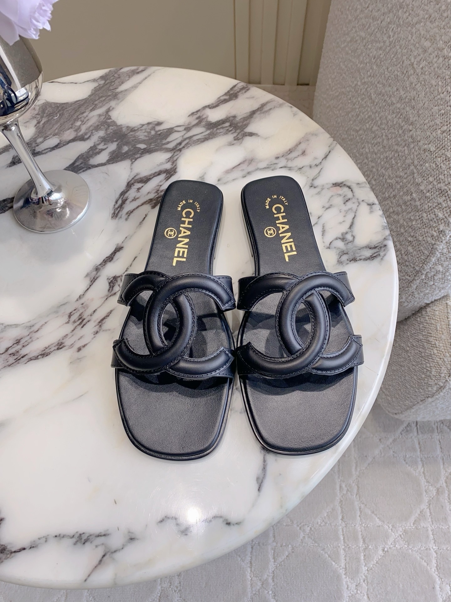 Chan New Large logo flat sandals