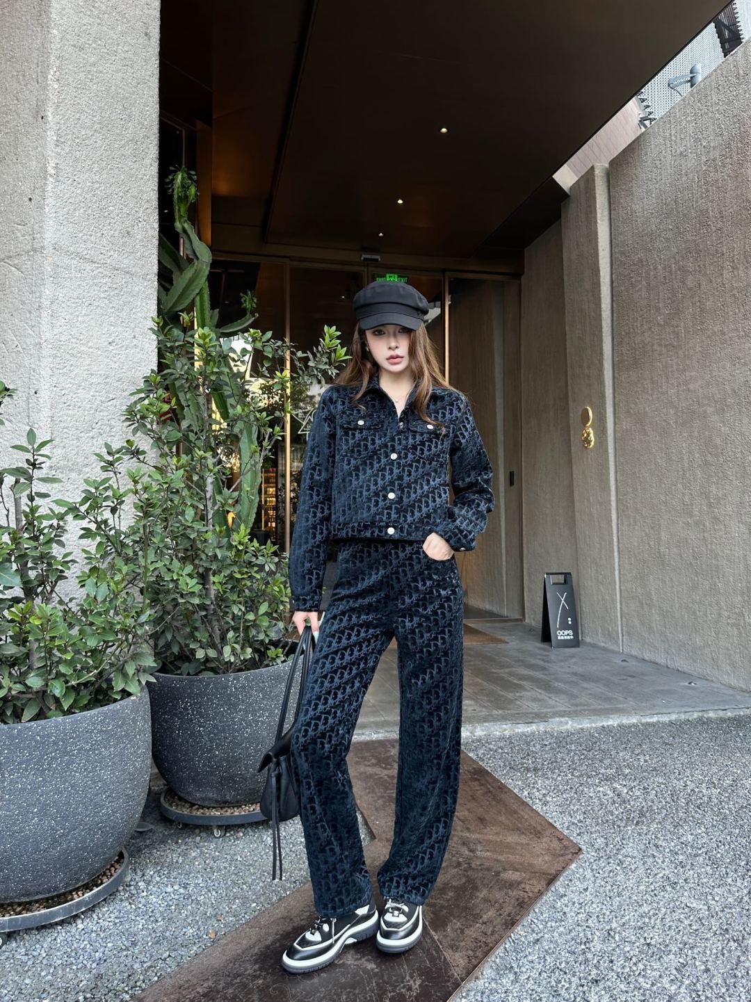 CD New Straight-leg jeans