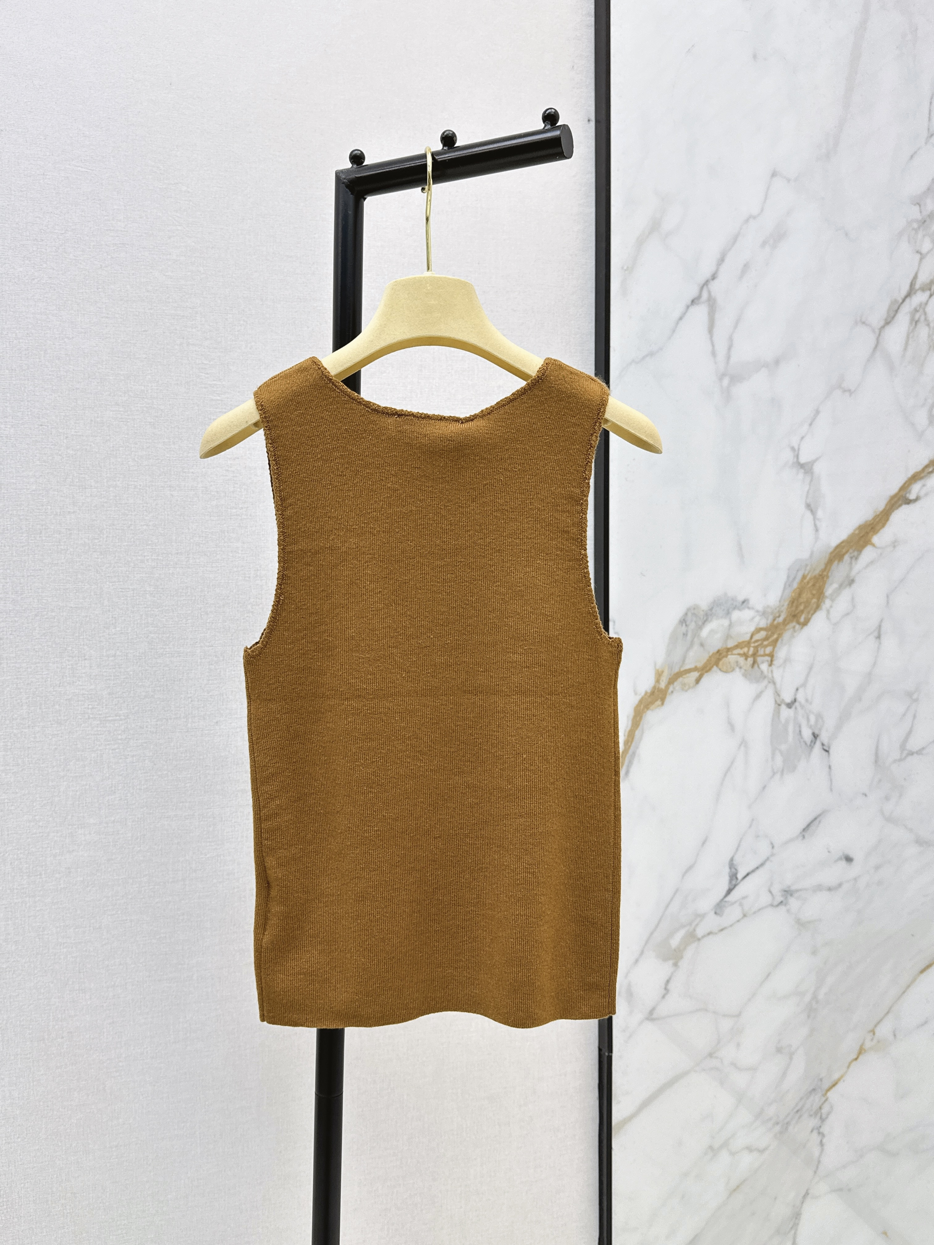 Miu New sleeveless vest