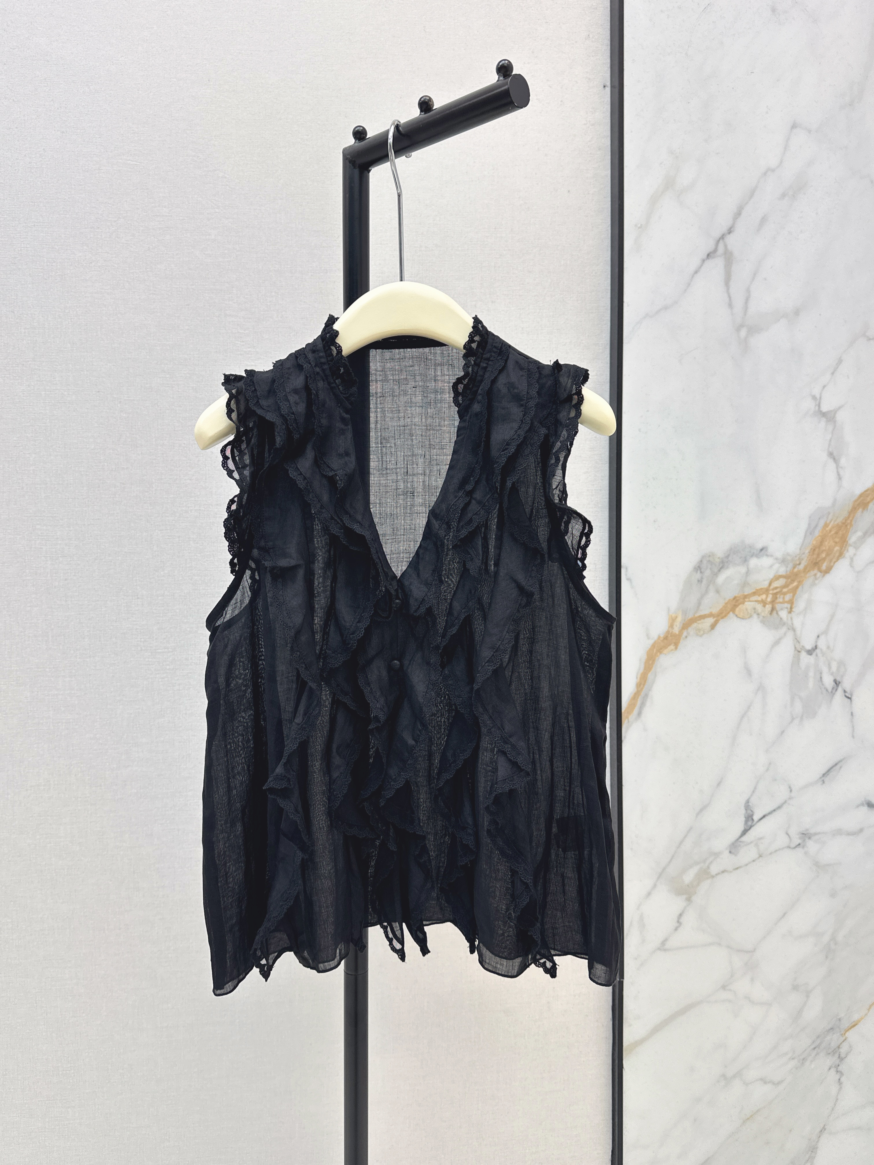 Chol New V-neck sleeveless shirt