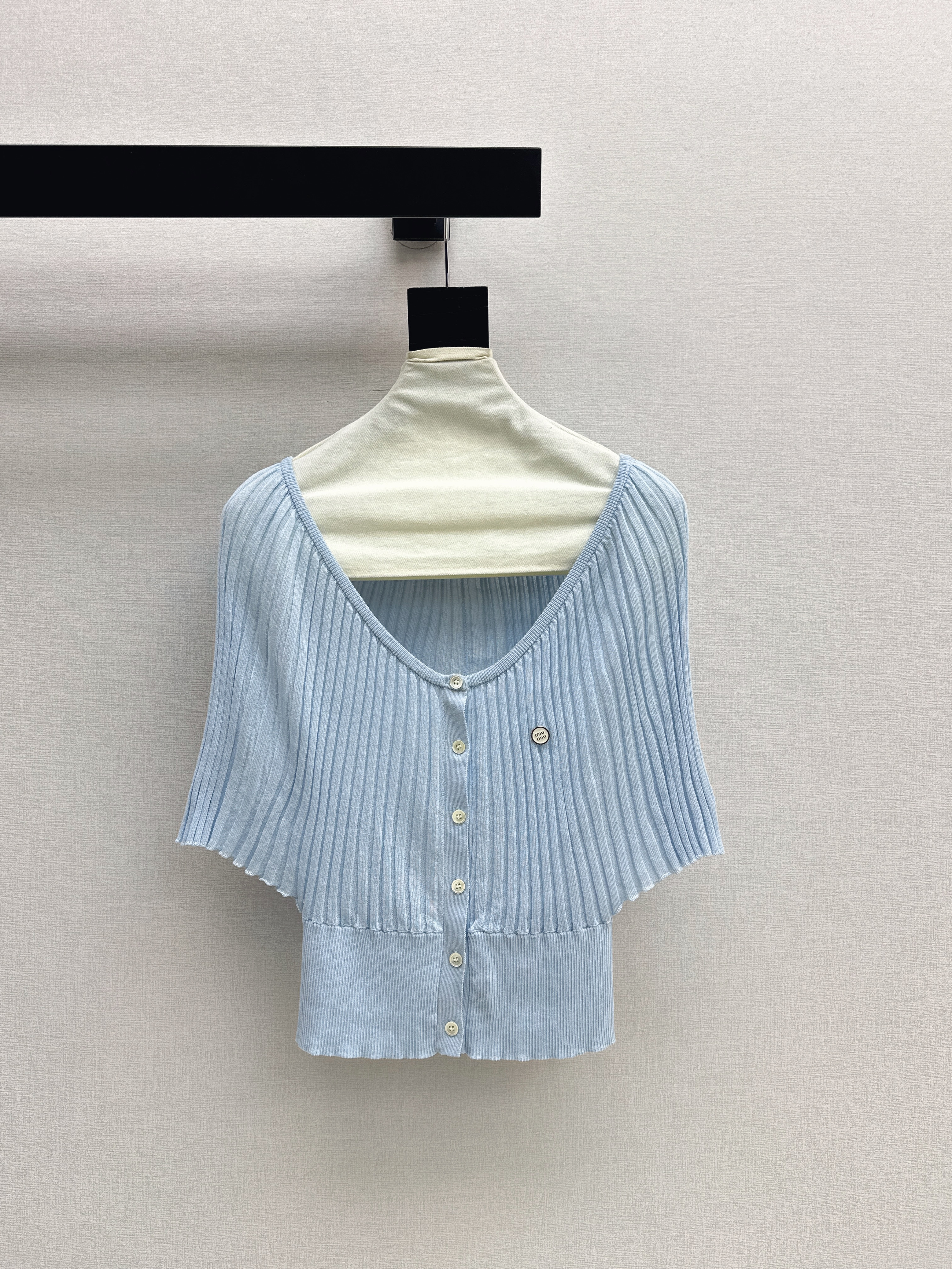Miu New Cape-style knitwear