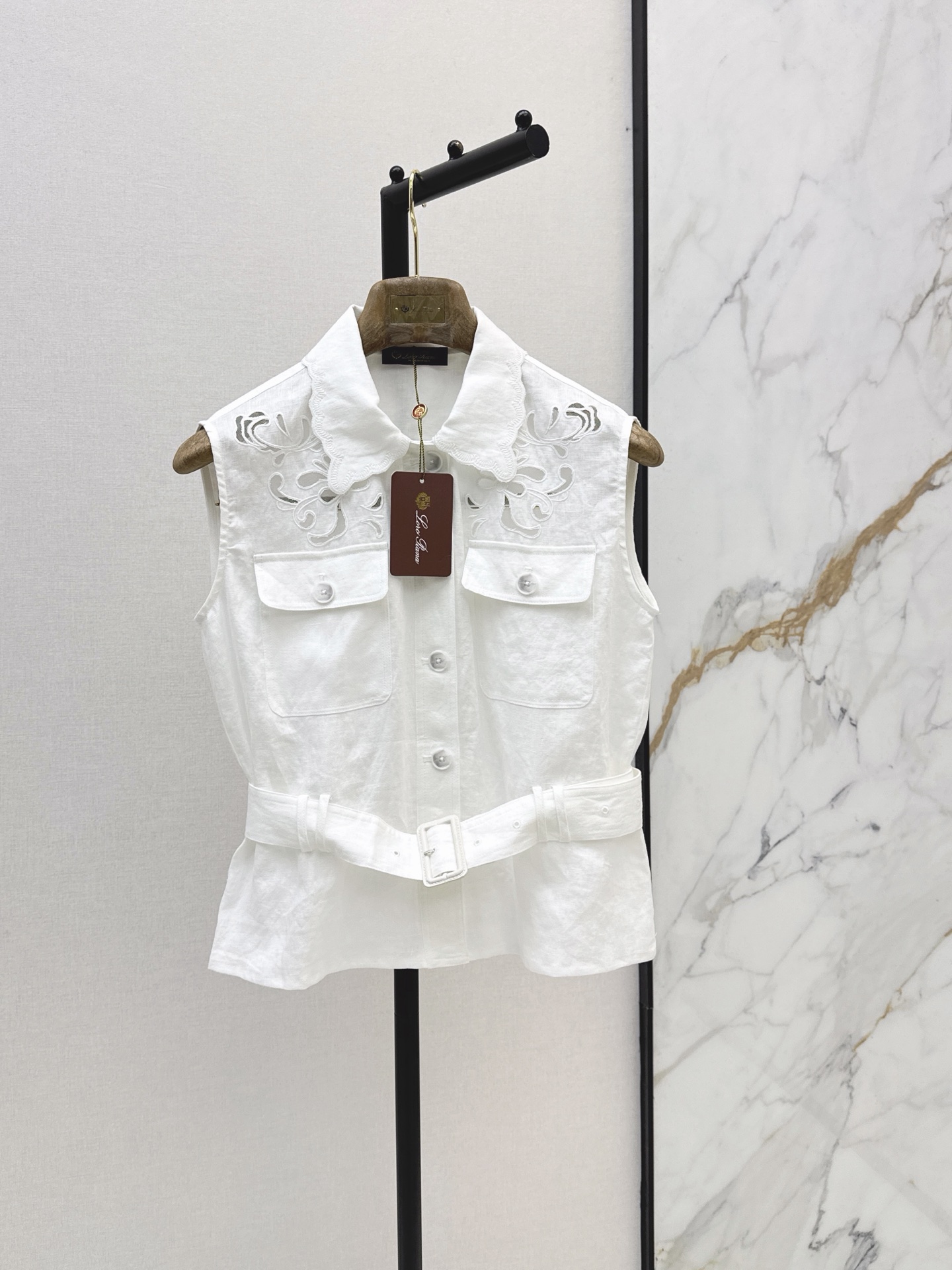 Loro New embroidered vest