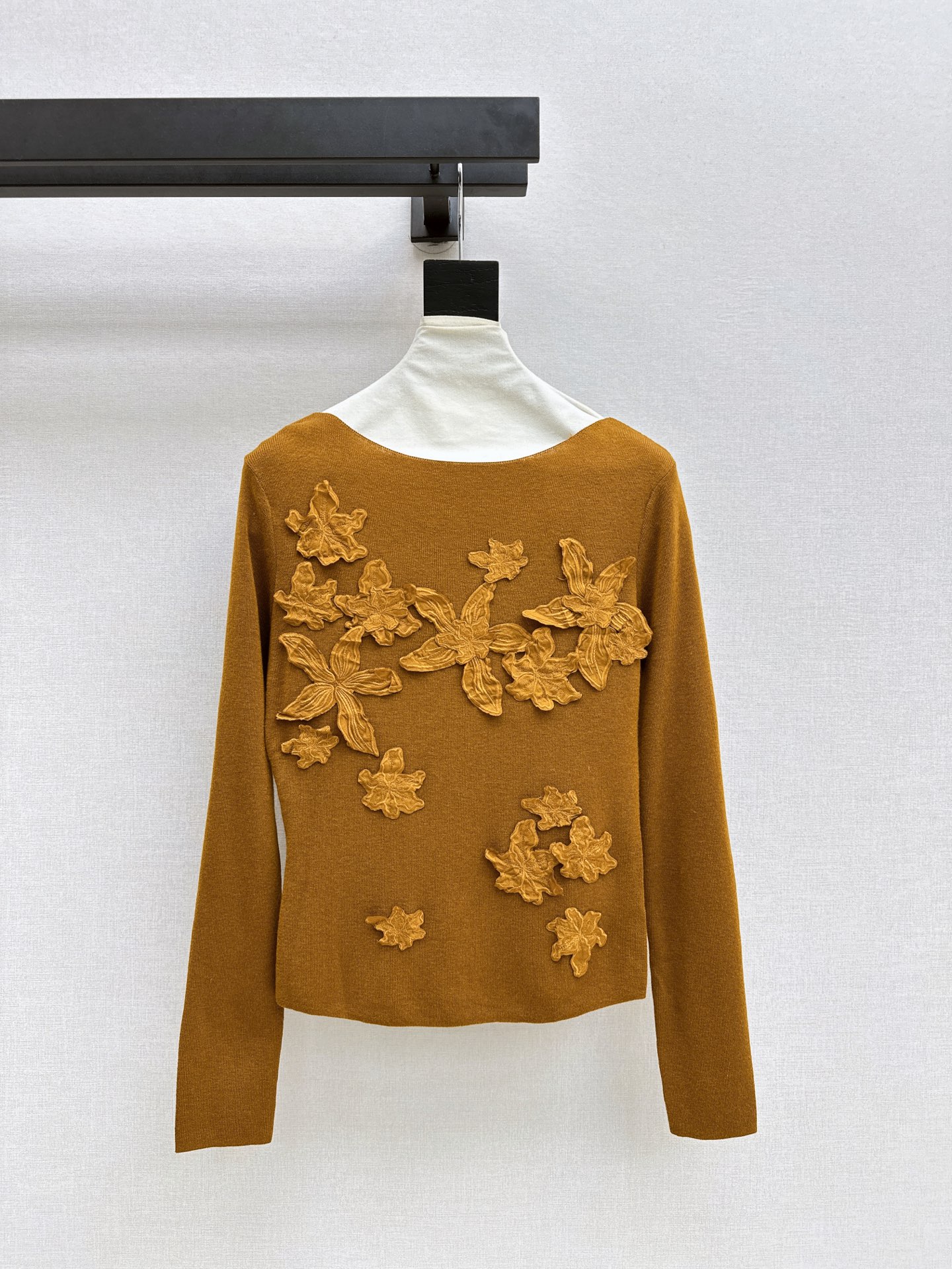 Es New Lace Embroidered Floral Knit Top