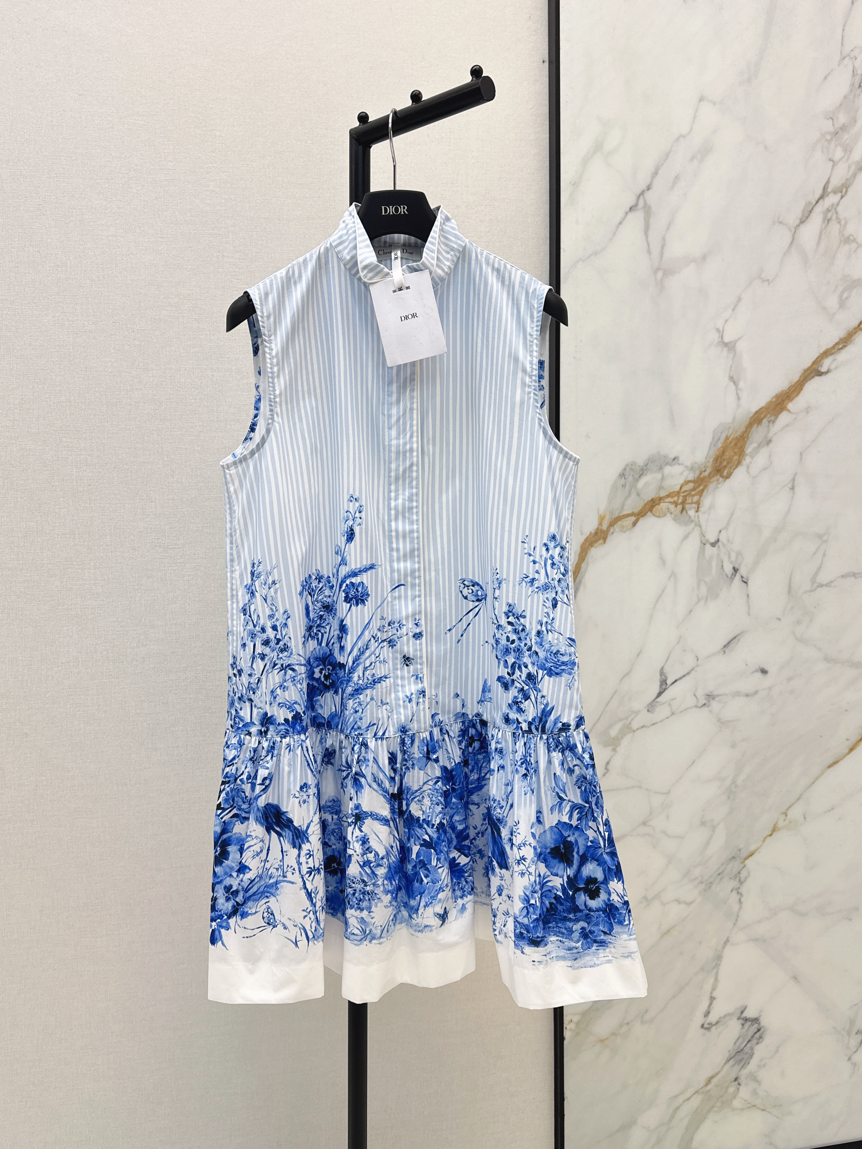 CD New Sleeveless printed dress