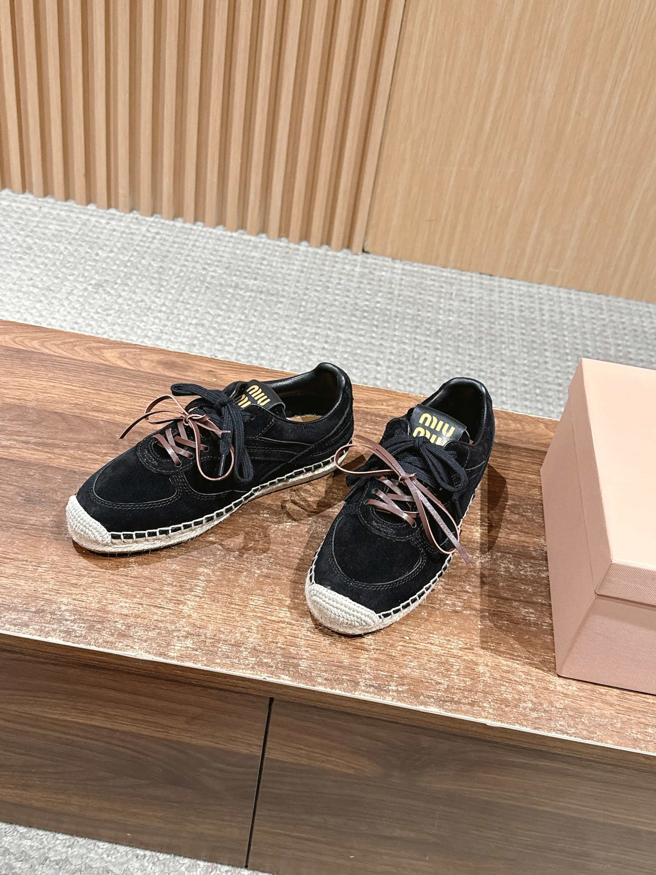 Miu New fisherman shoes