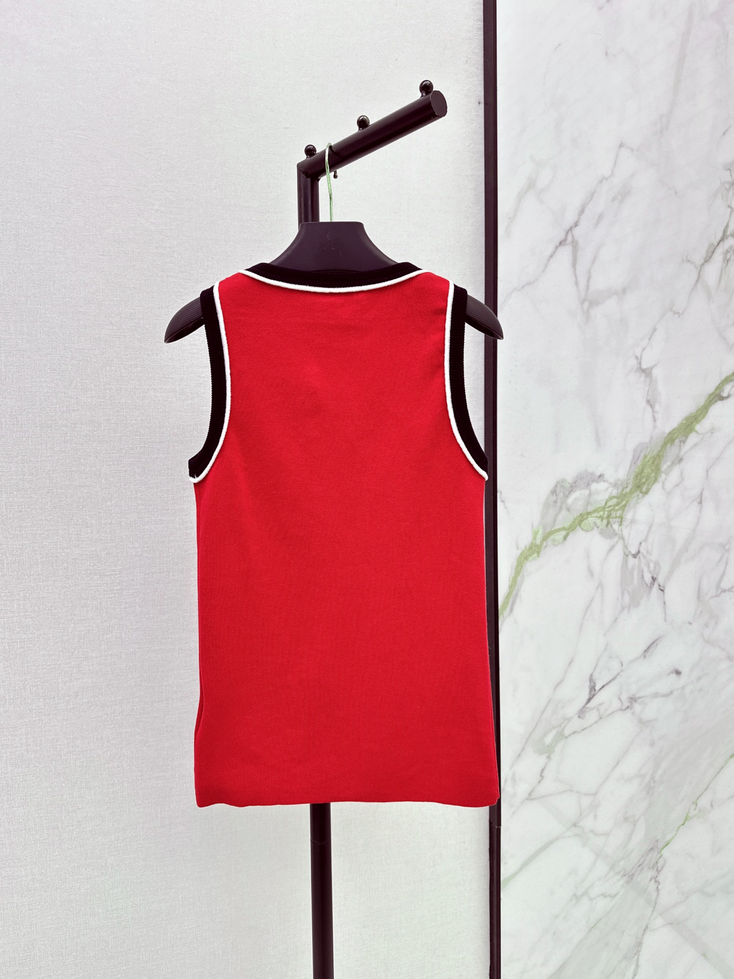 Val New knit vest