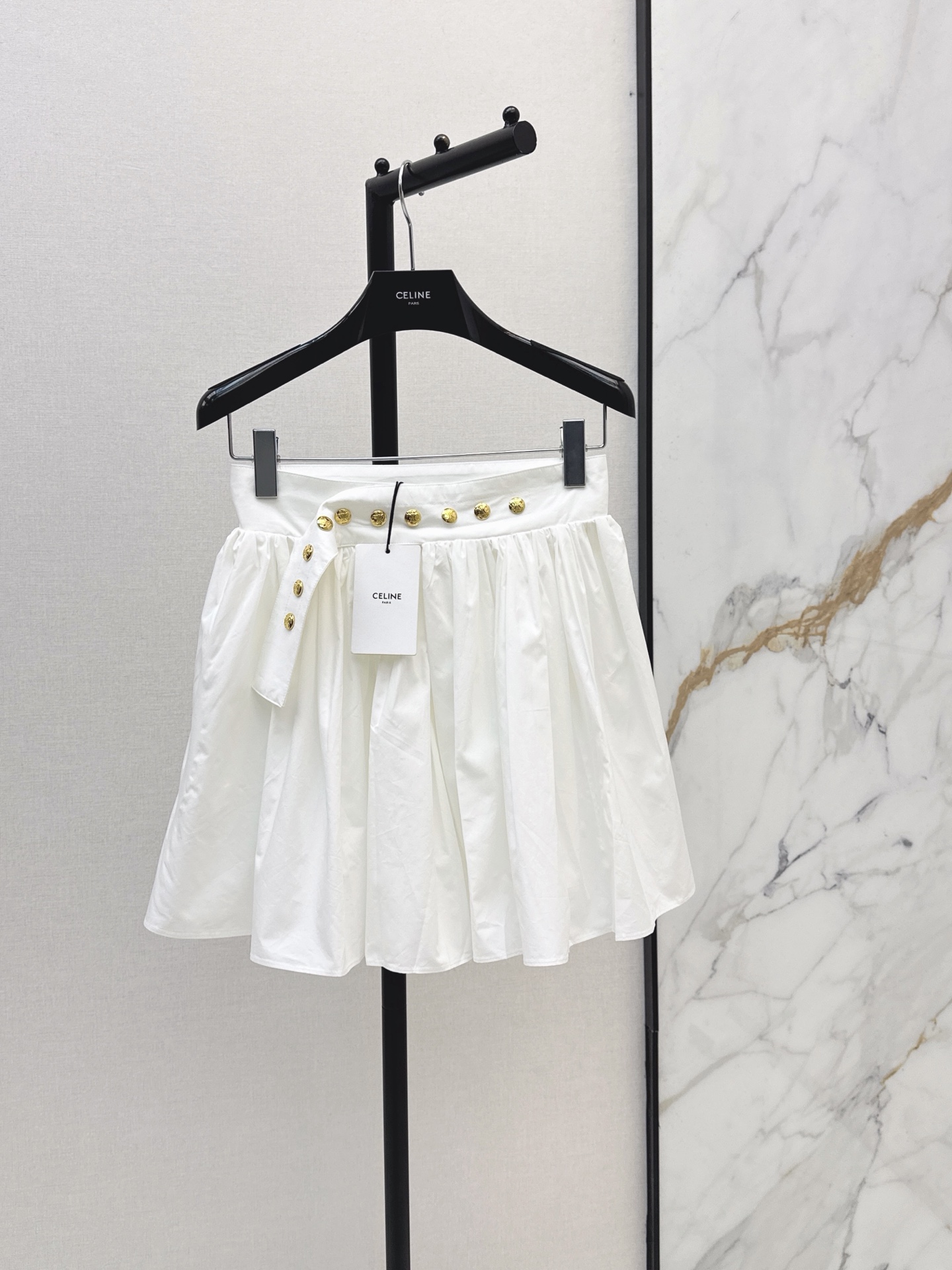 Celi New gold buckle skirt