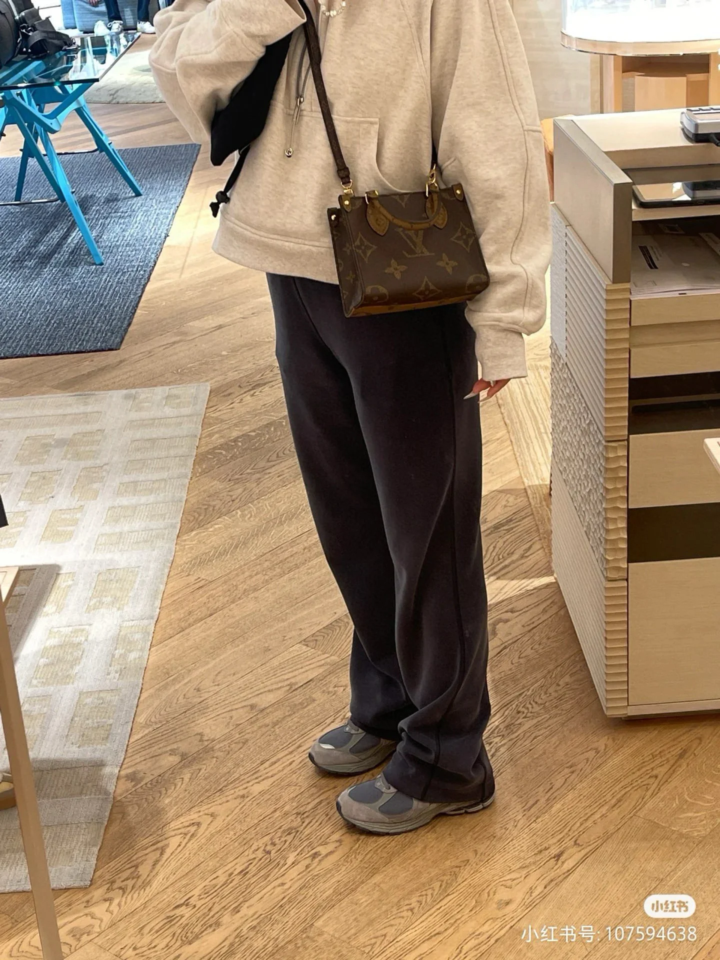 Louis New BB handbag