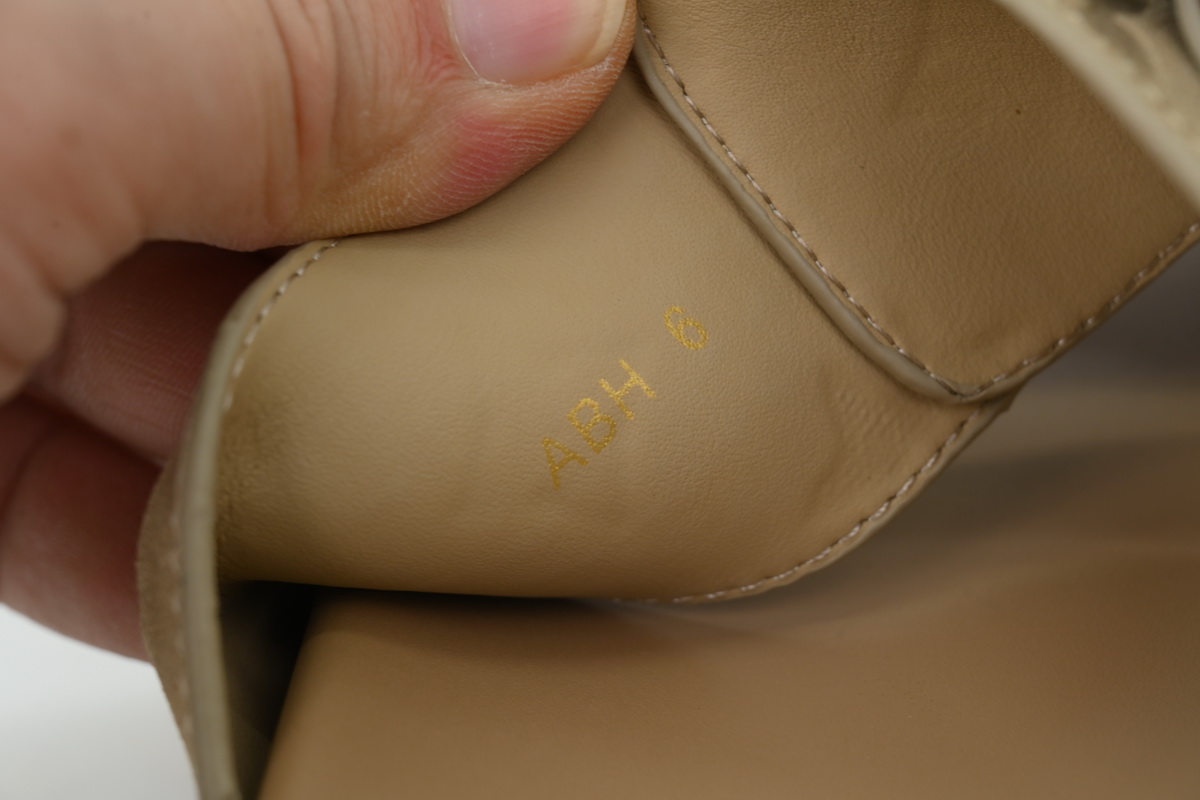 Pkkicks God Batch LOUIS VUITTON Venice Mule Shoes Beige