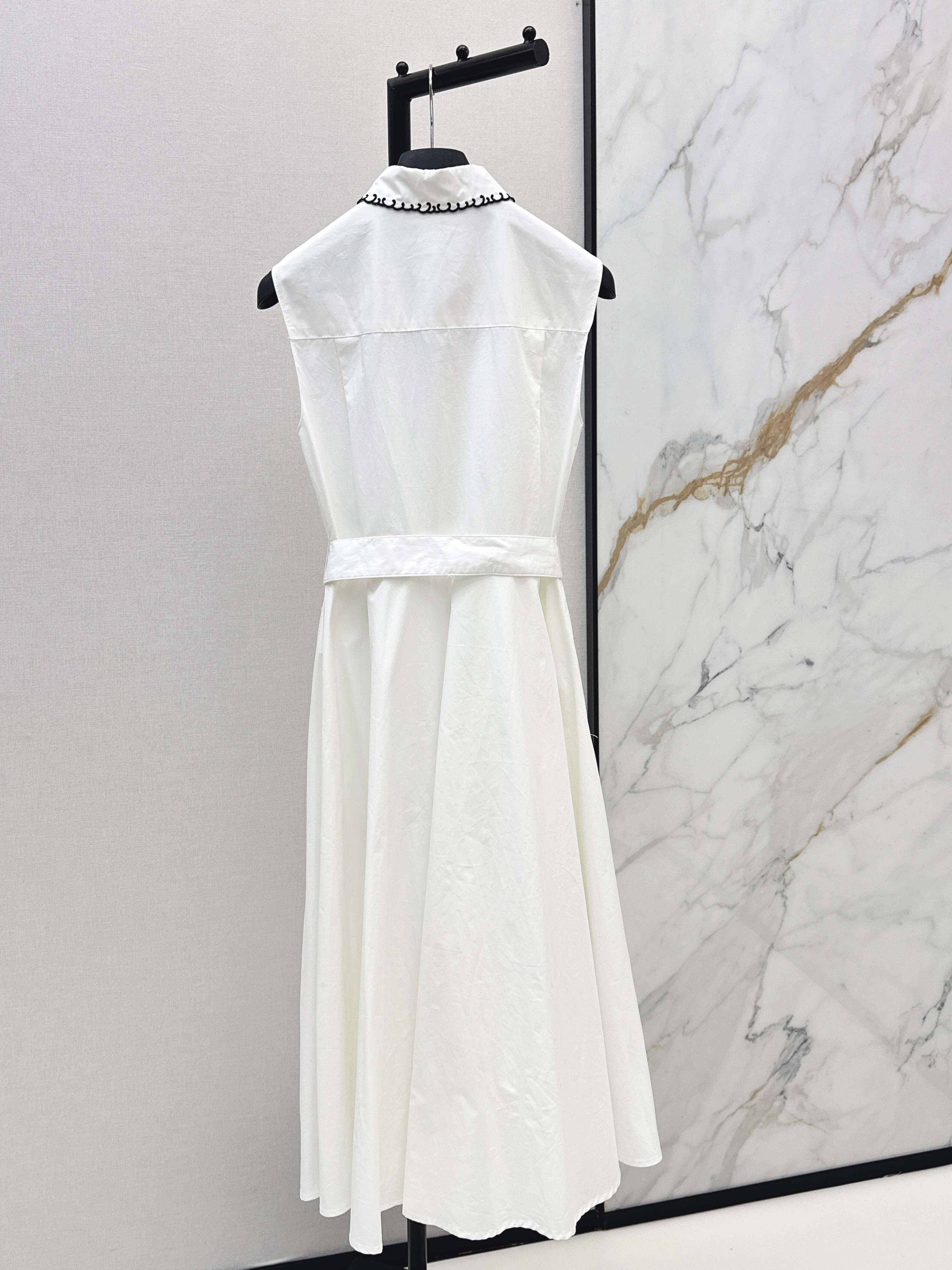 CD New embroidered dress
