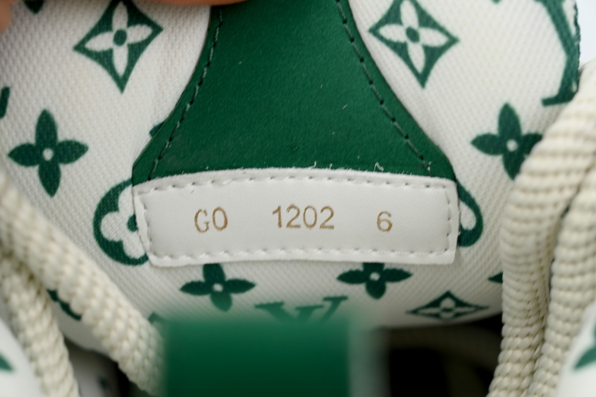Pkkicks God Batch LOUIS VUITTON Leather lace up Fashionable Board Shoes White Green 1AC520