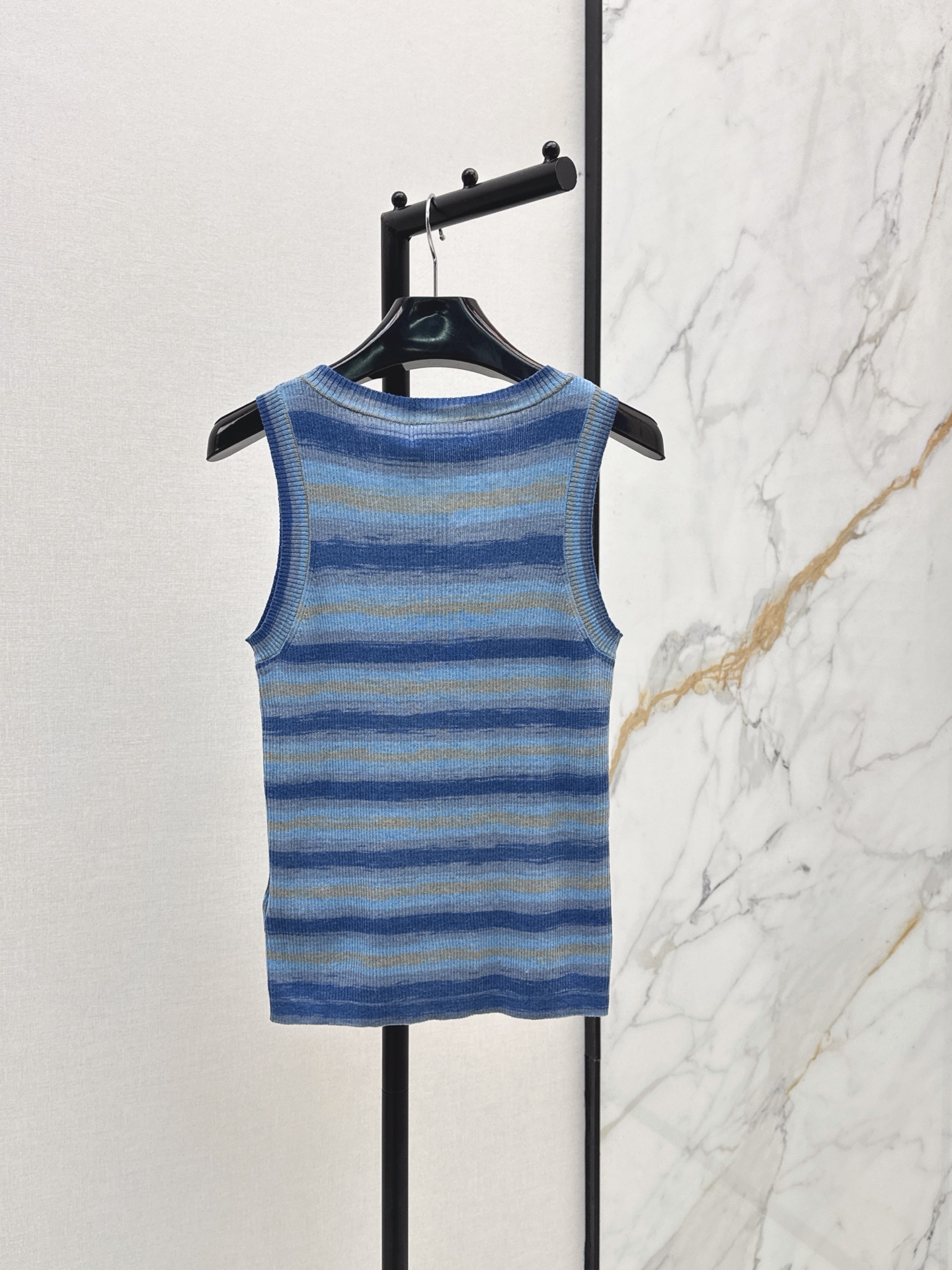 Celi New Striped knitted vest