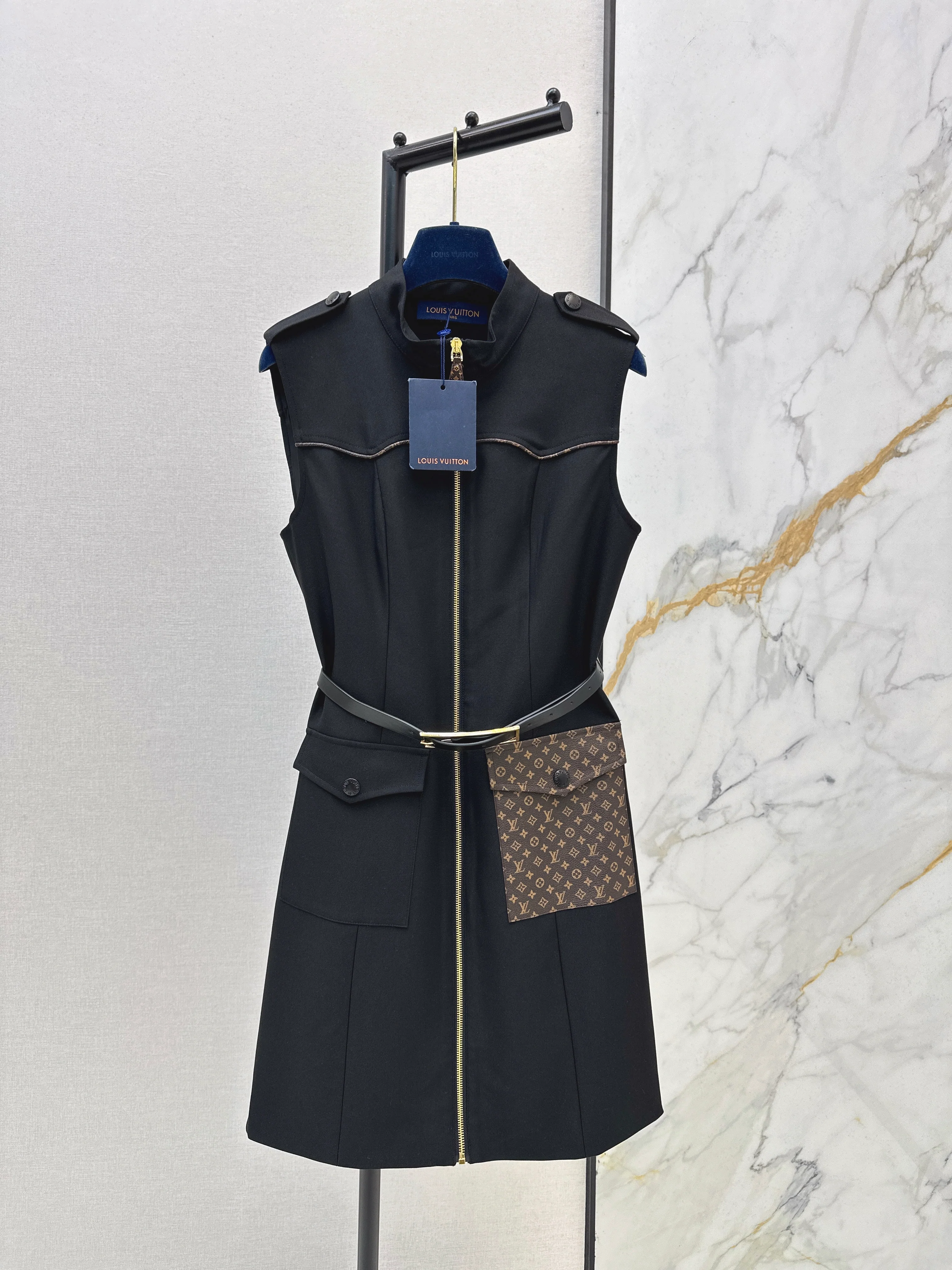 Louis NEW sleeveless dress