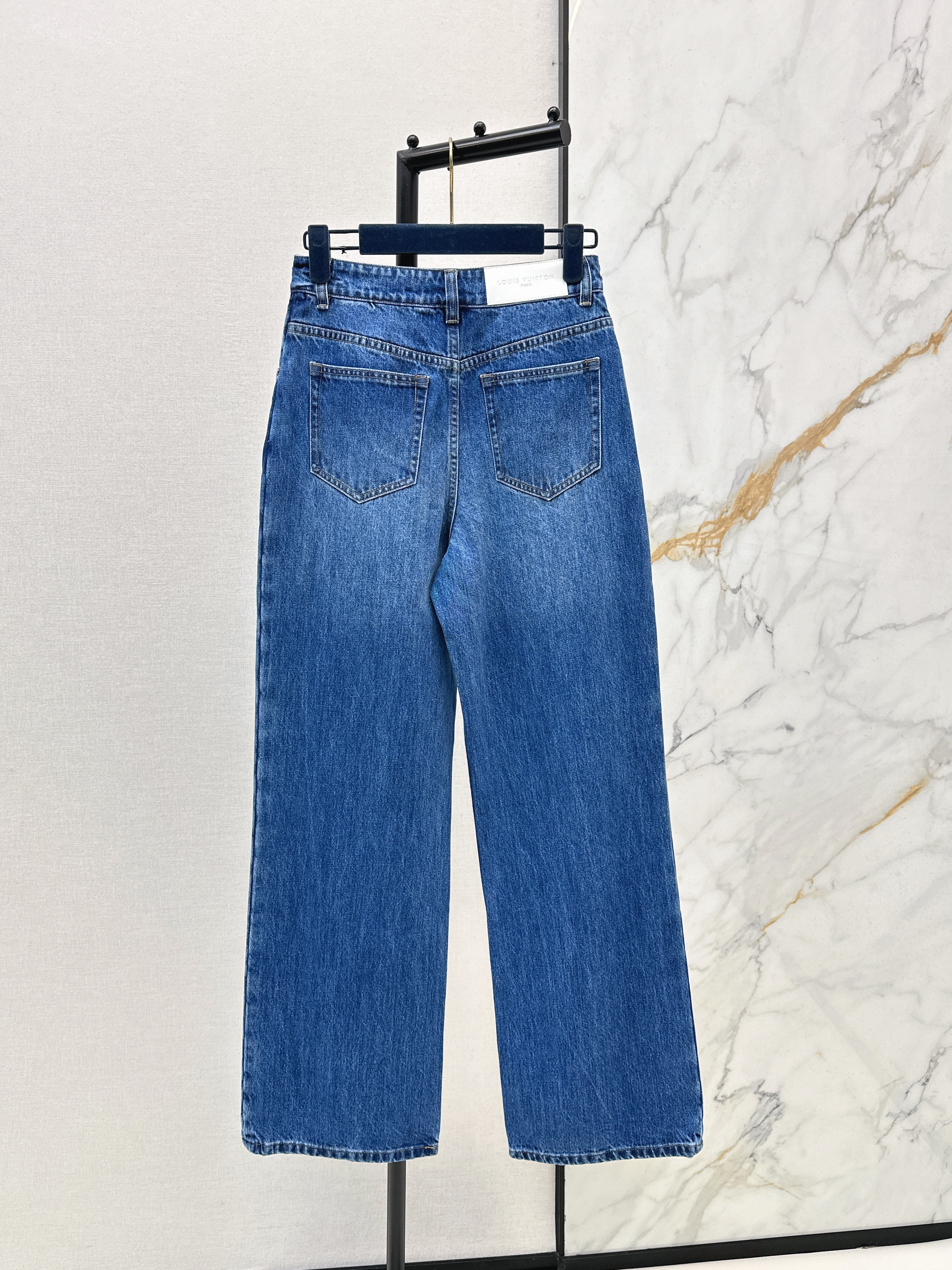 Loui New jeans