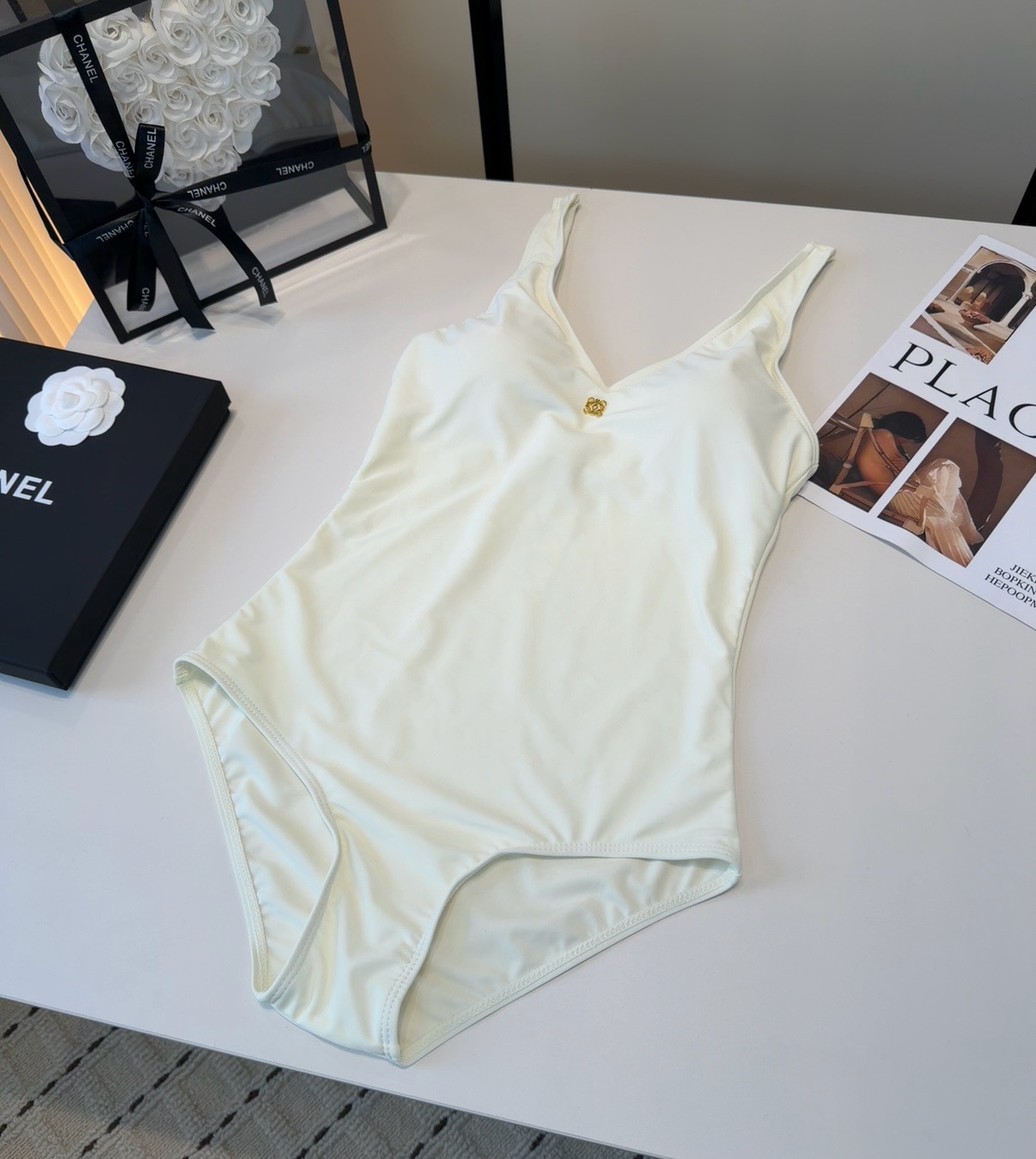 Lowe New  swimsuit
