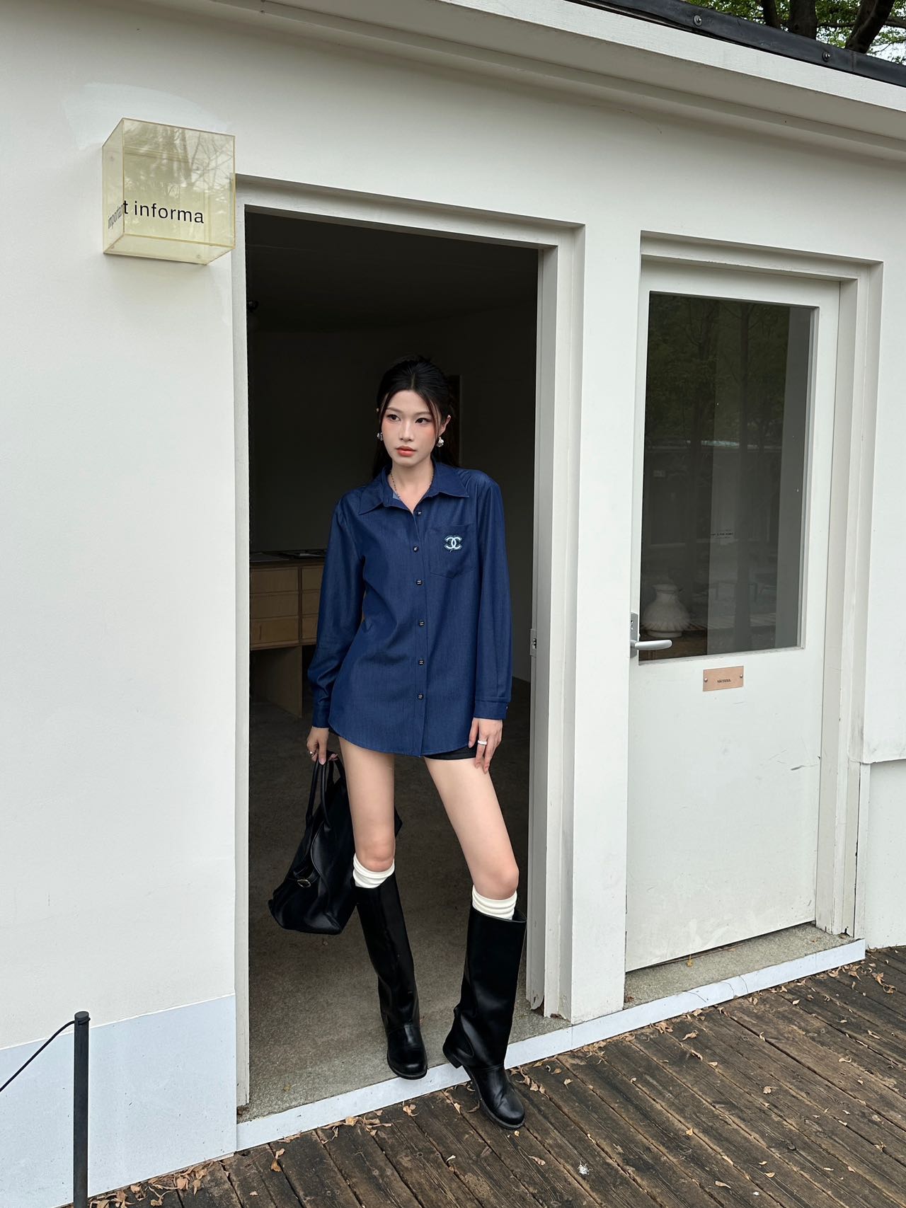 Chan New Embroidered denim shirt