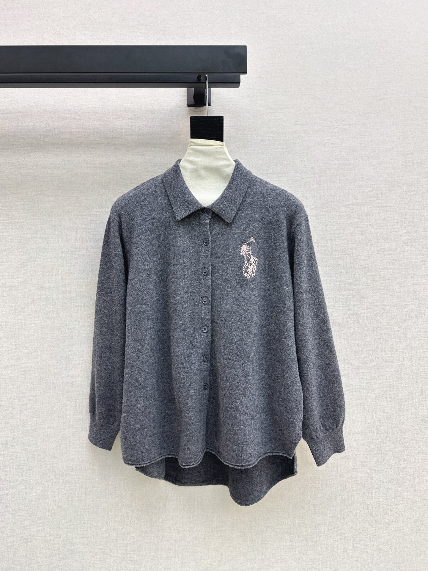 Ral New Embroidered knit shirt
