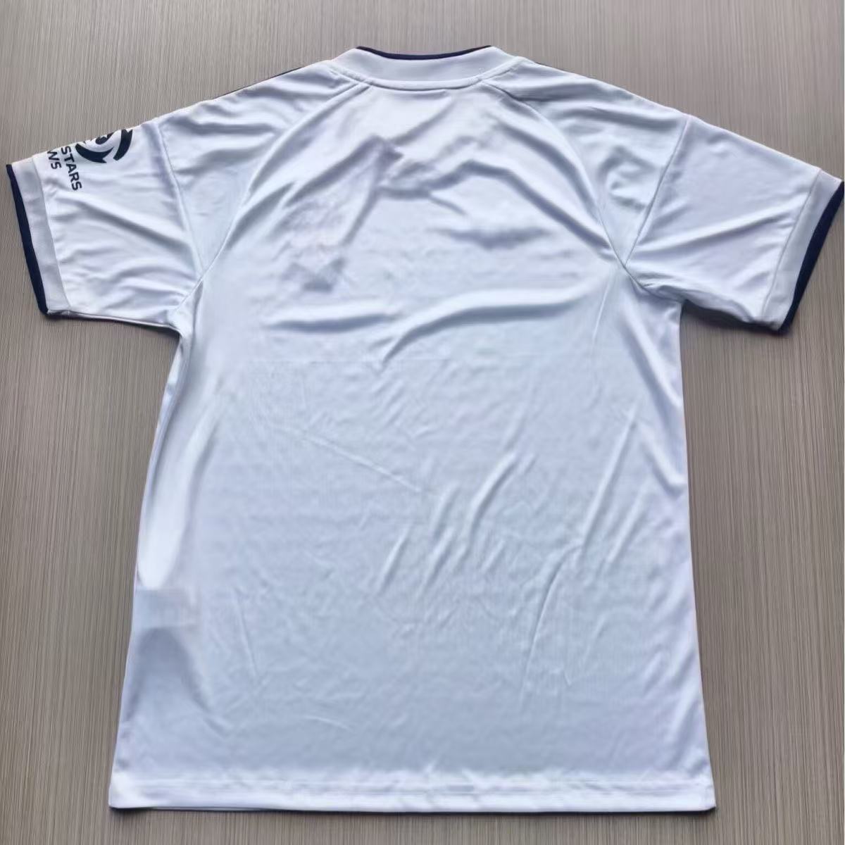 Como 26-27 new away fan version