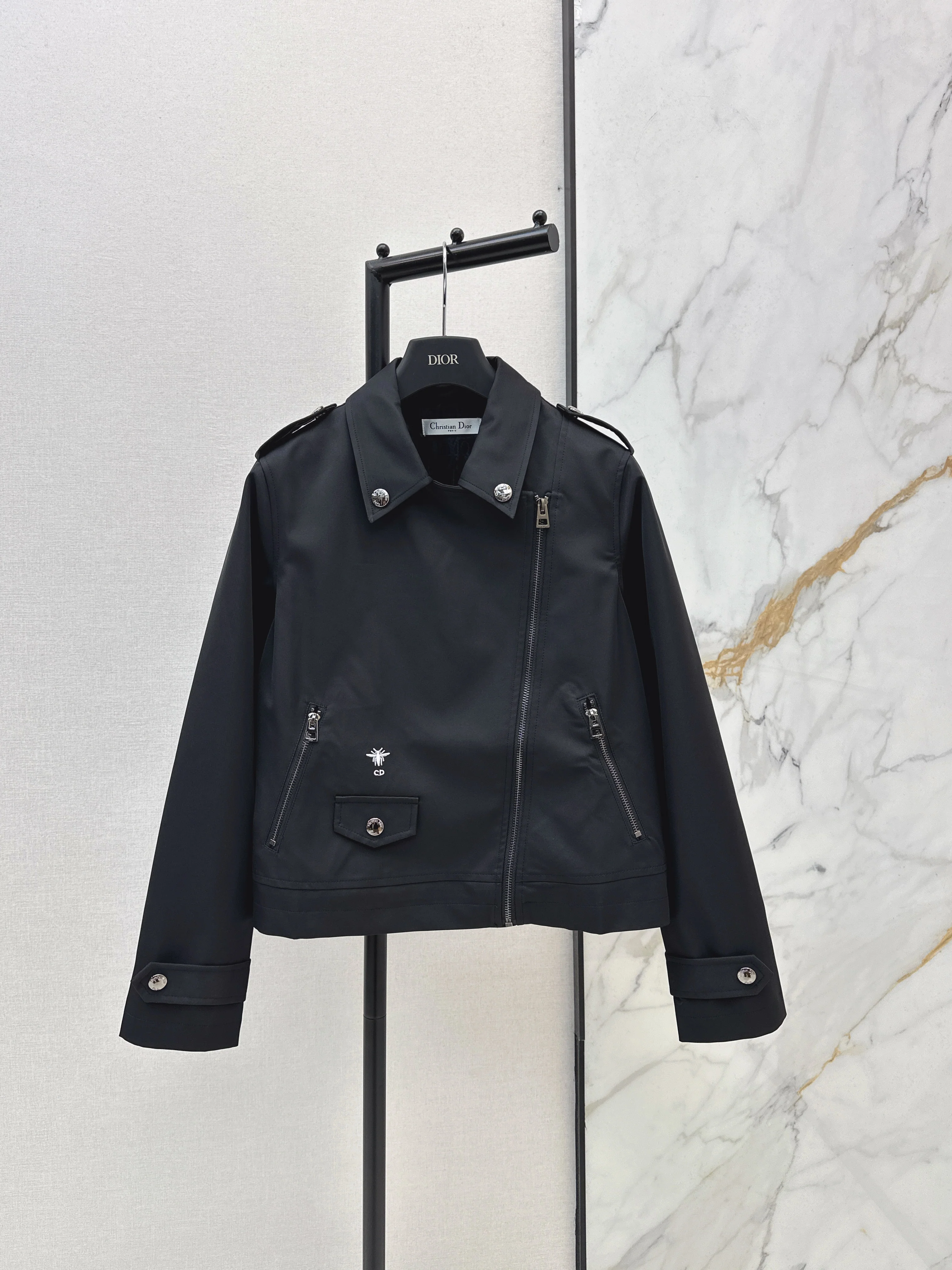 CD NEW bee embroidery jacket