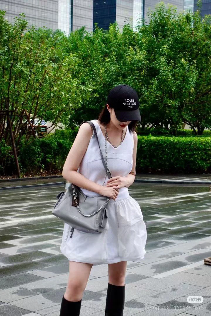 Louis New cargo handbag