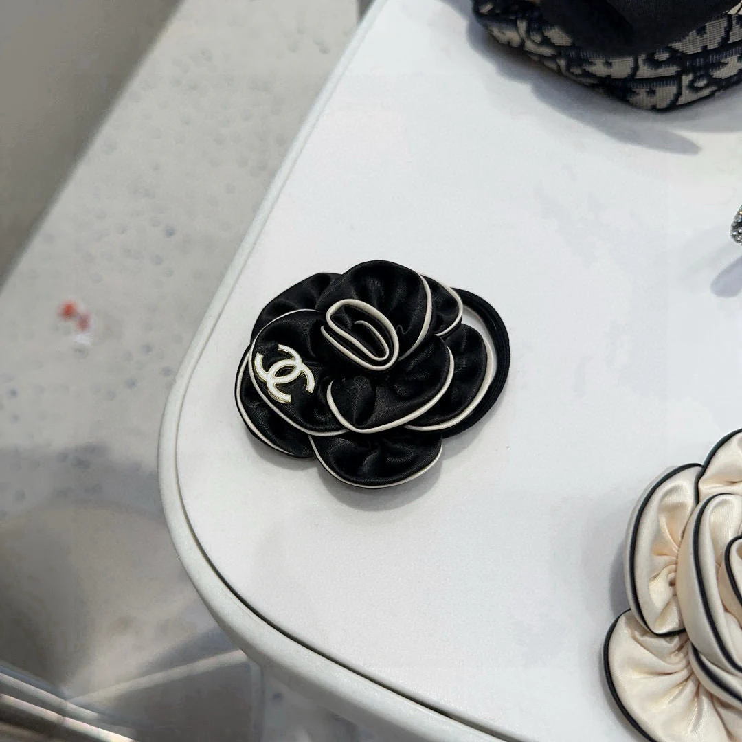 Chan New Camellia Hair Tie