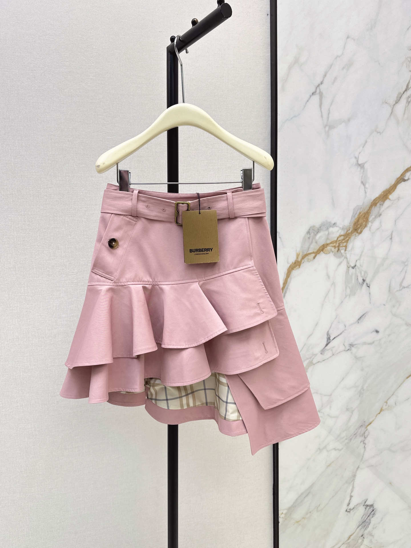Bur New An irregular double-layer ruffled skirt