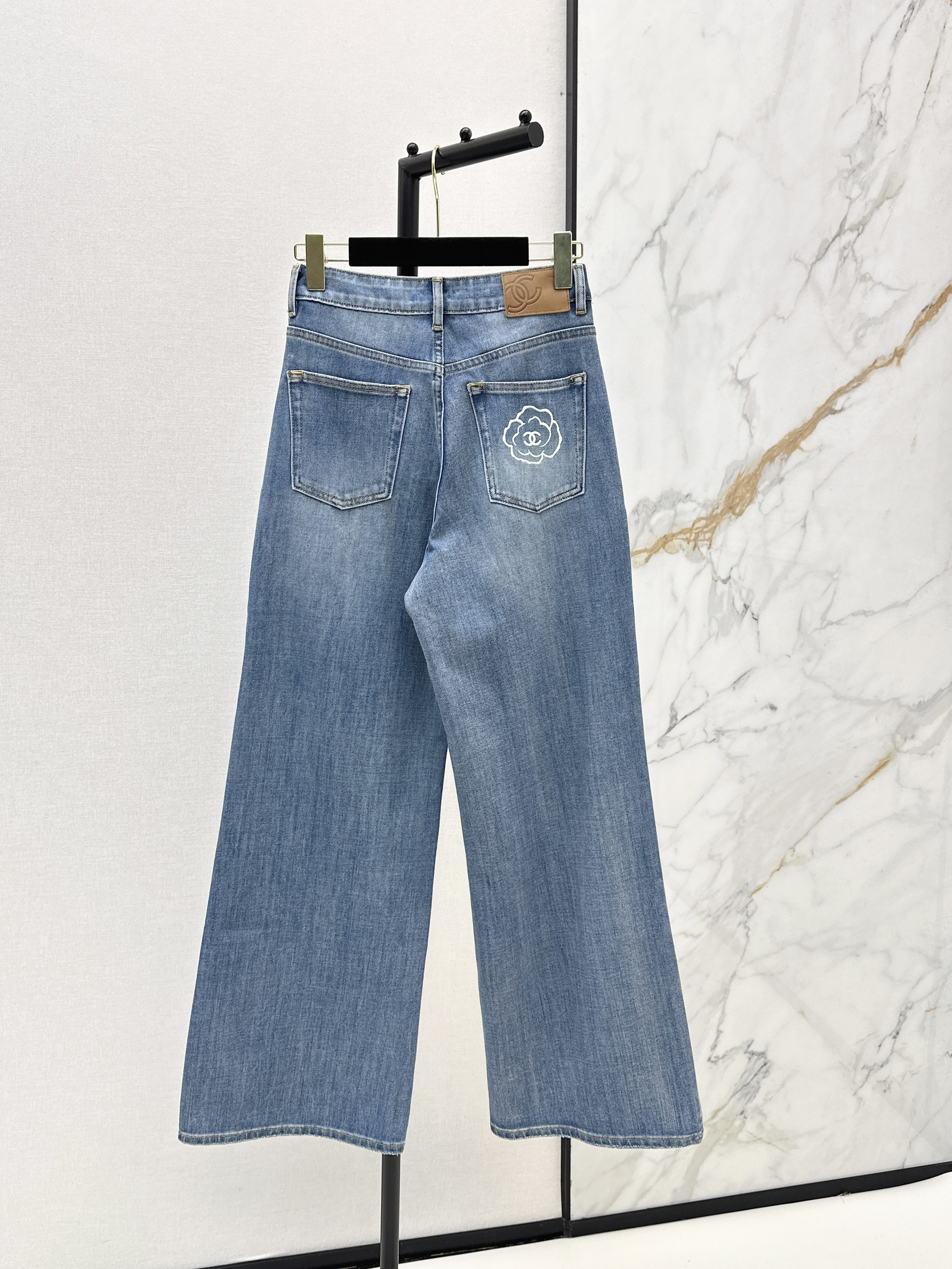 Chan New straight-leg jeans