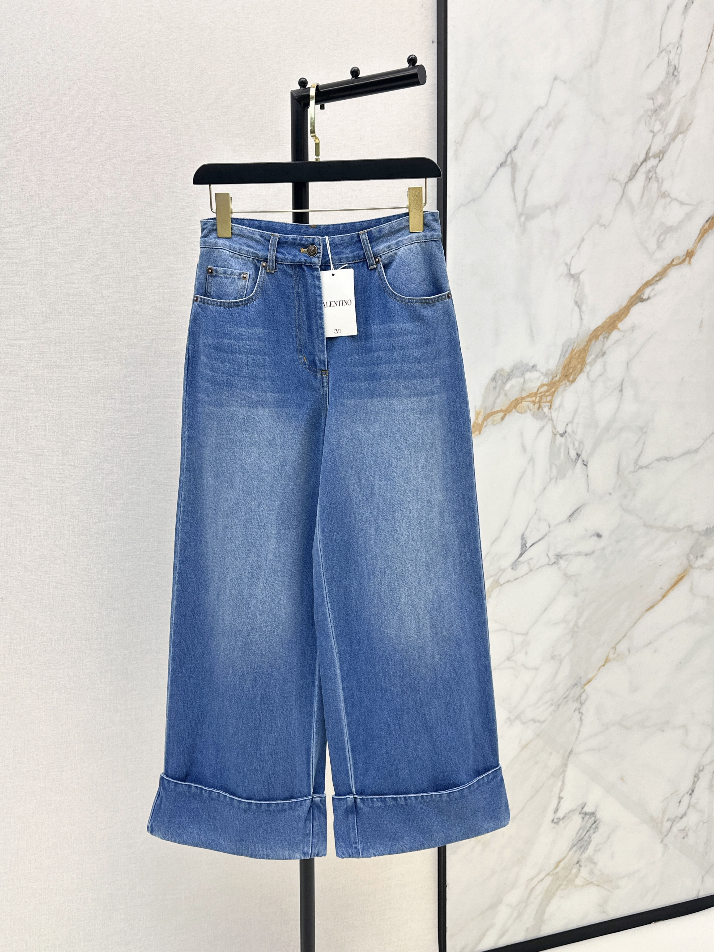 Val New Nine-point jeans