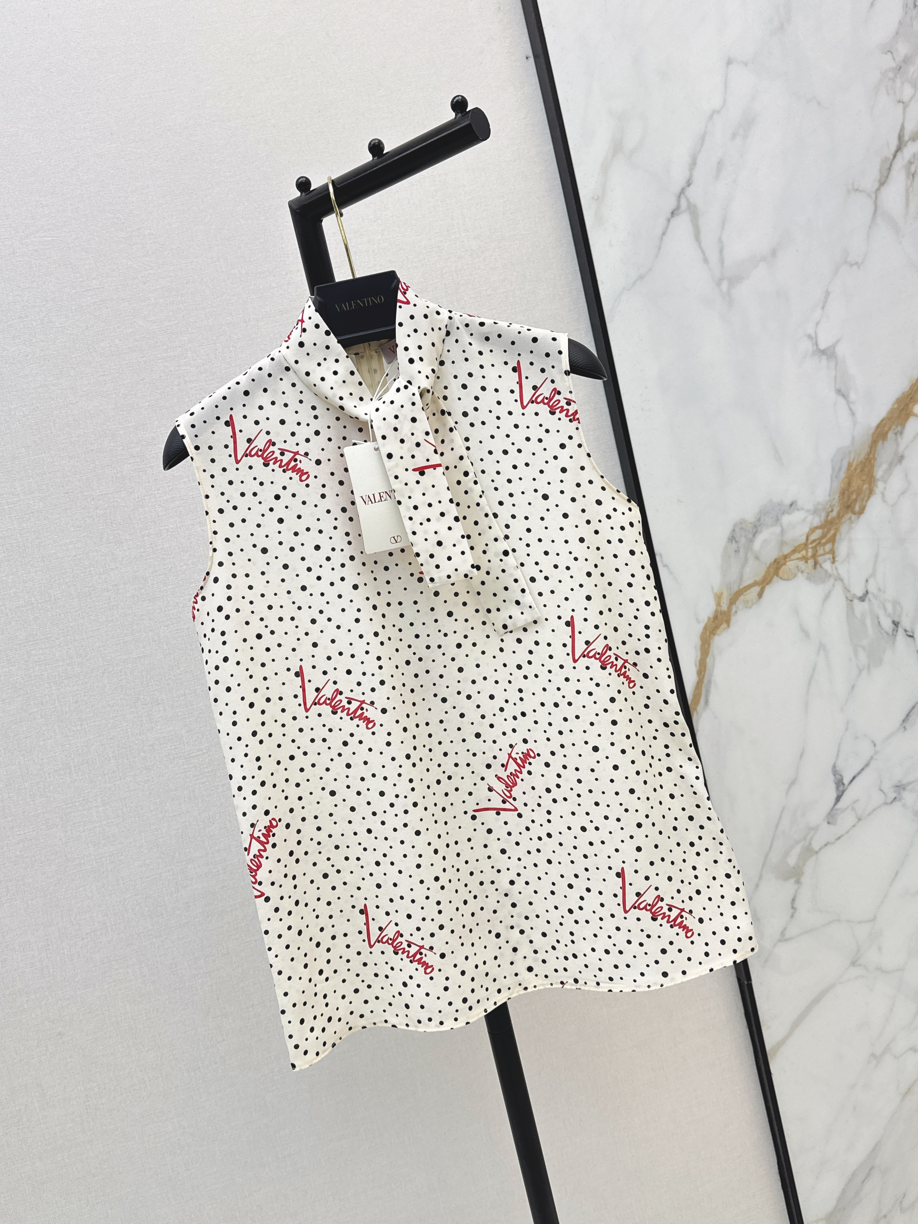 Val New Sleeveless Silk Shirt
