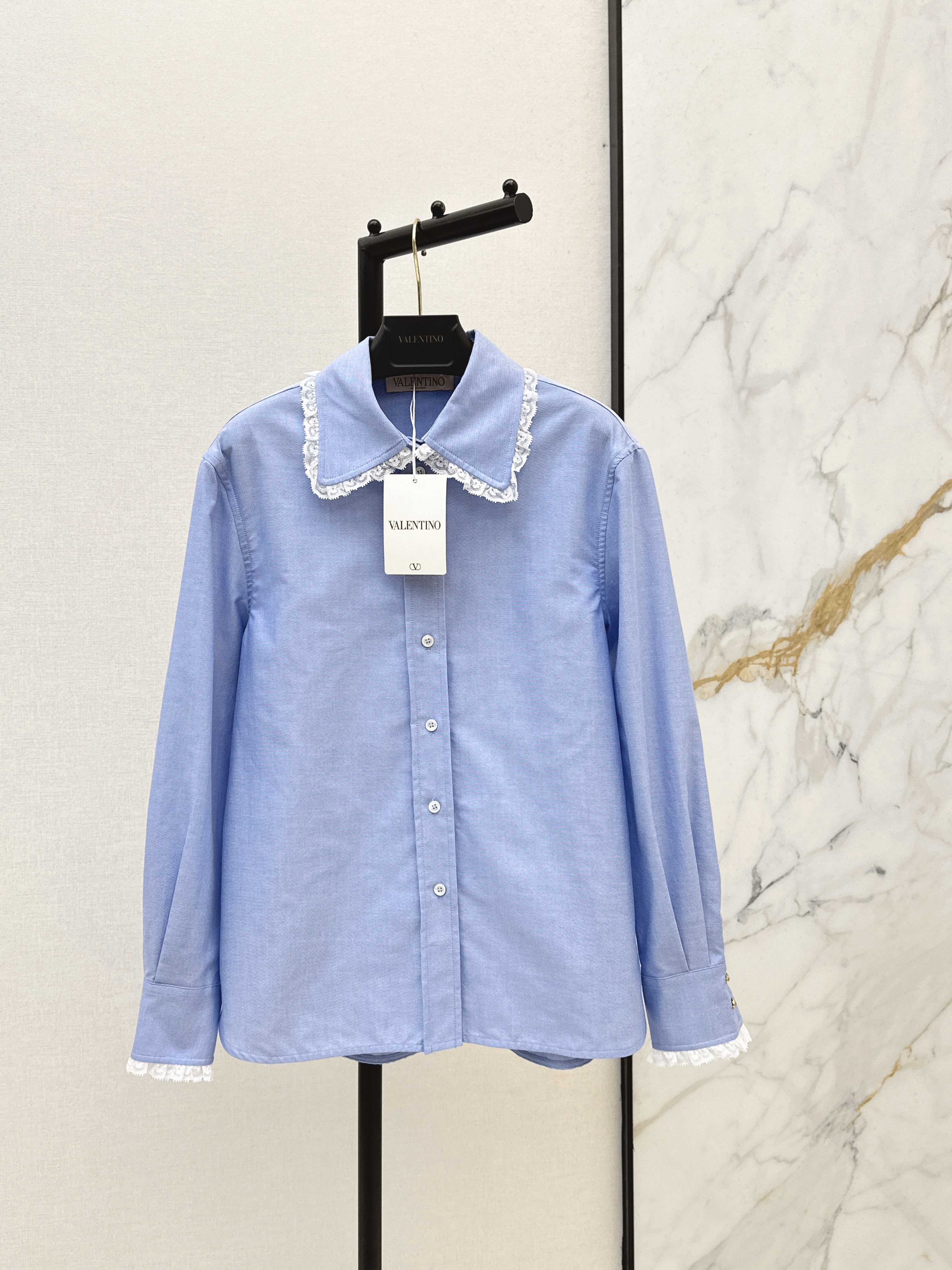 Val New lace contract shirt