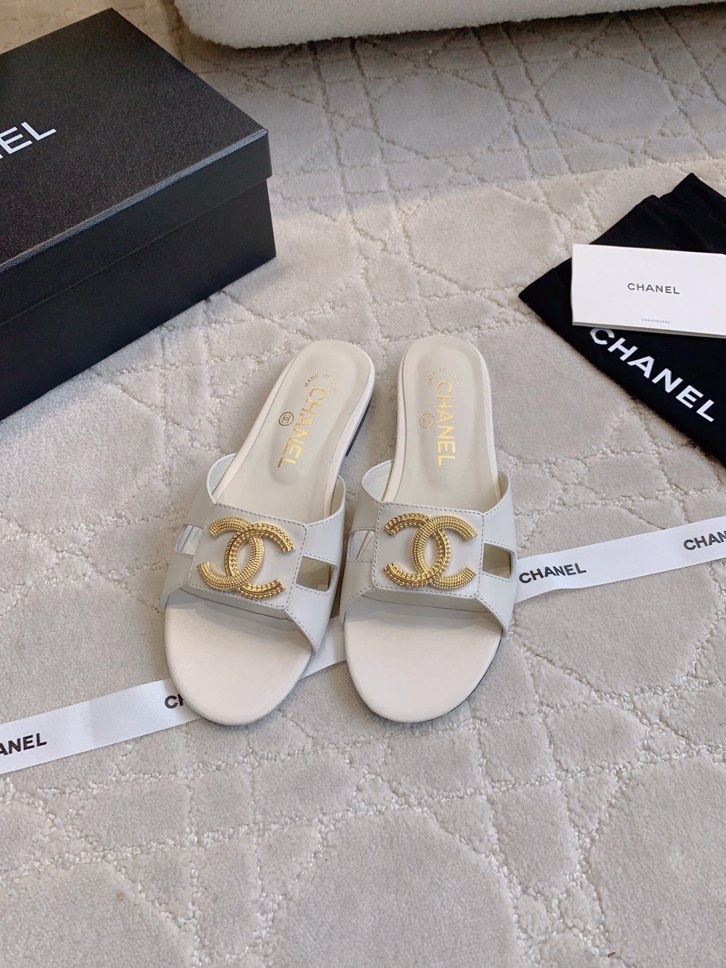 Chan New Flat slippers