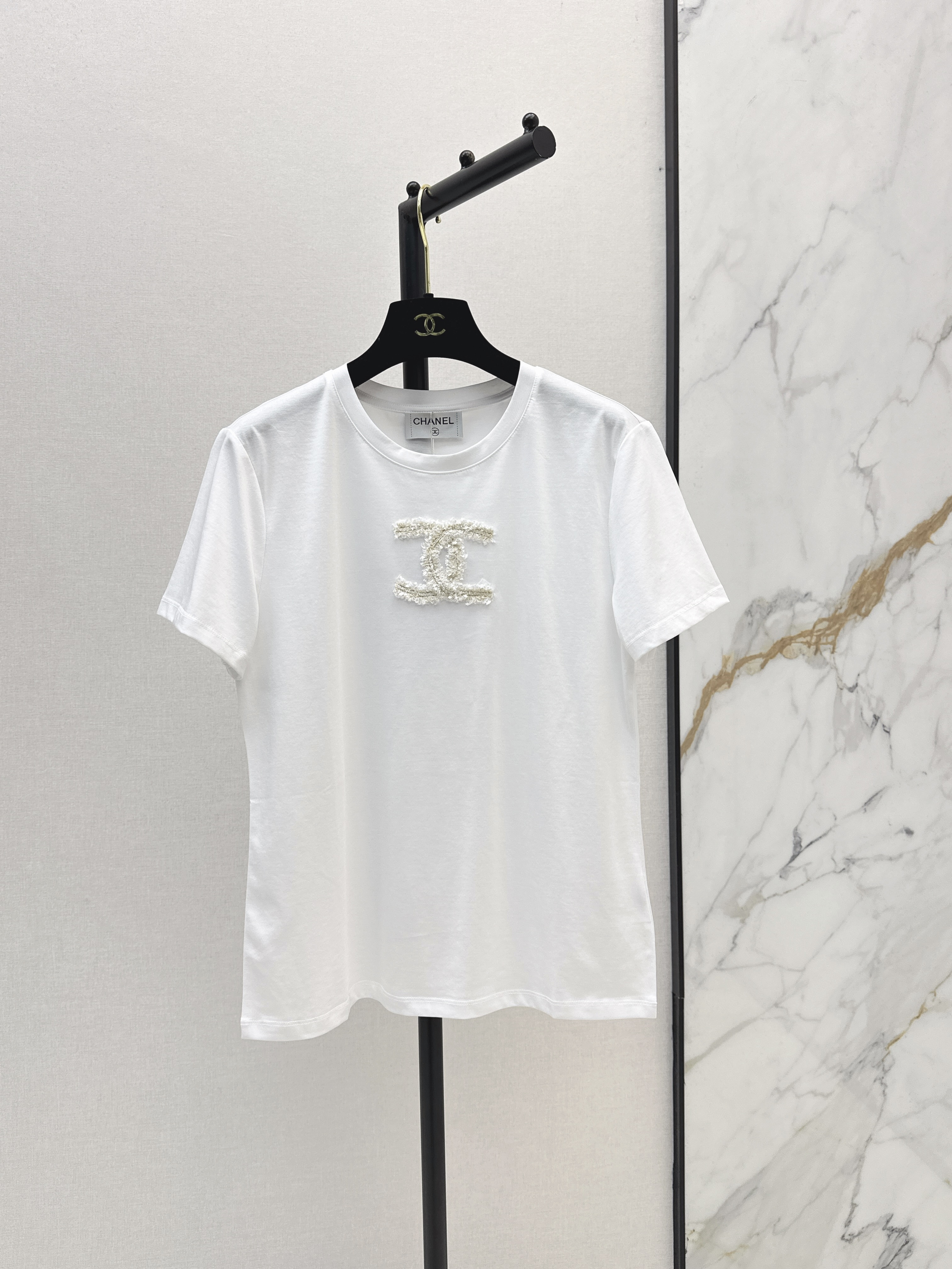 Chan New Embroidered T-shirt