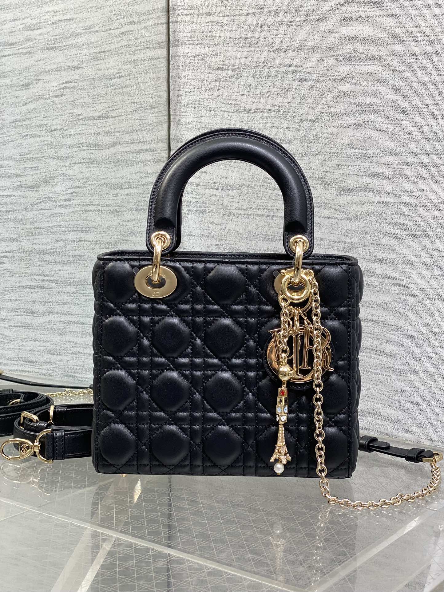 CD new product Daphne bag