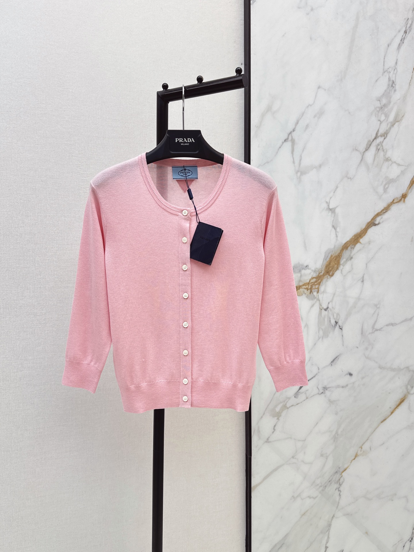Pra New U-neck knitted cardigan