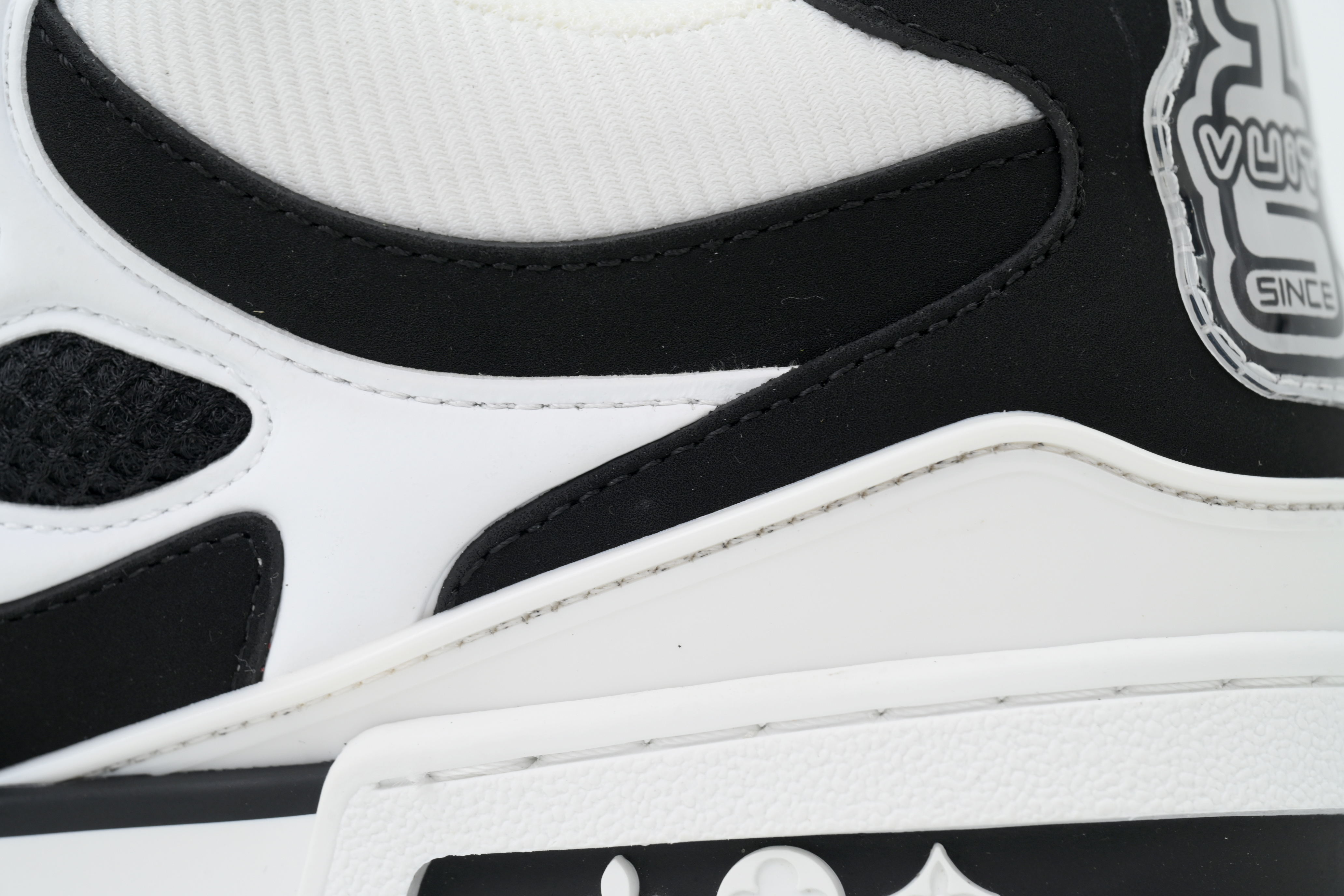 Pkkicks God Batch LOUIS VUITTON Black And White