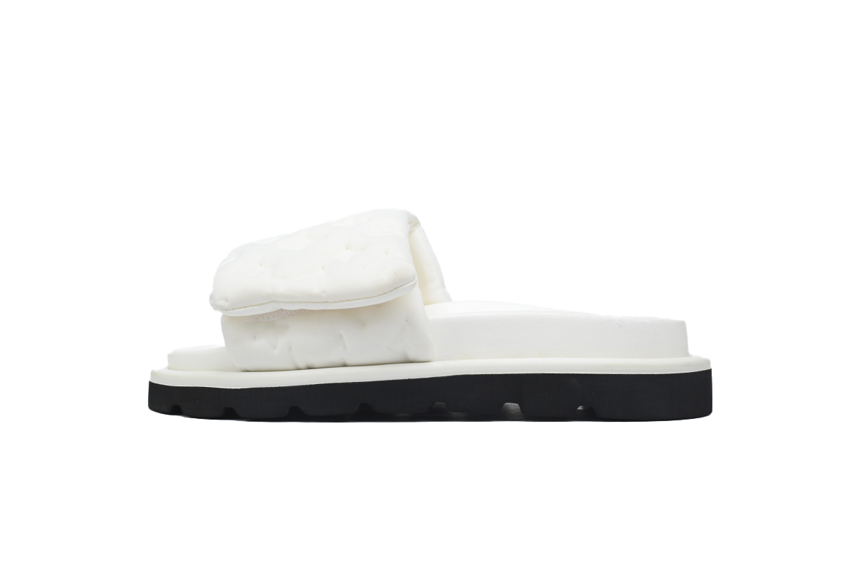 Pkkicks God Batch LOUIS VUITTON Pool Pillow white